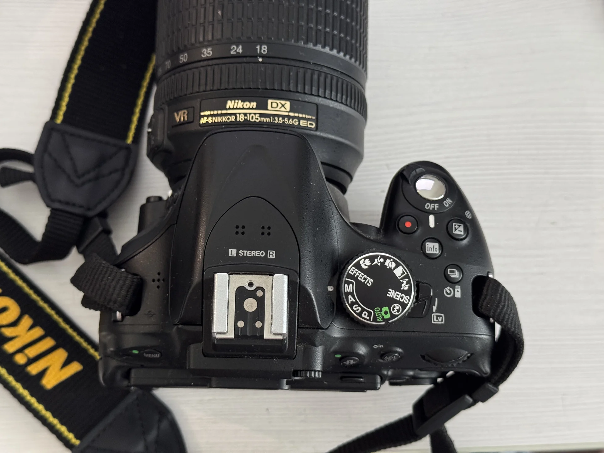 Зеркальный фотоаппарат Nikon D5200 + 18-105mm VR - миниатюра 4