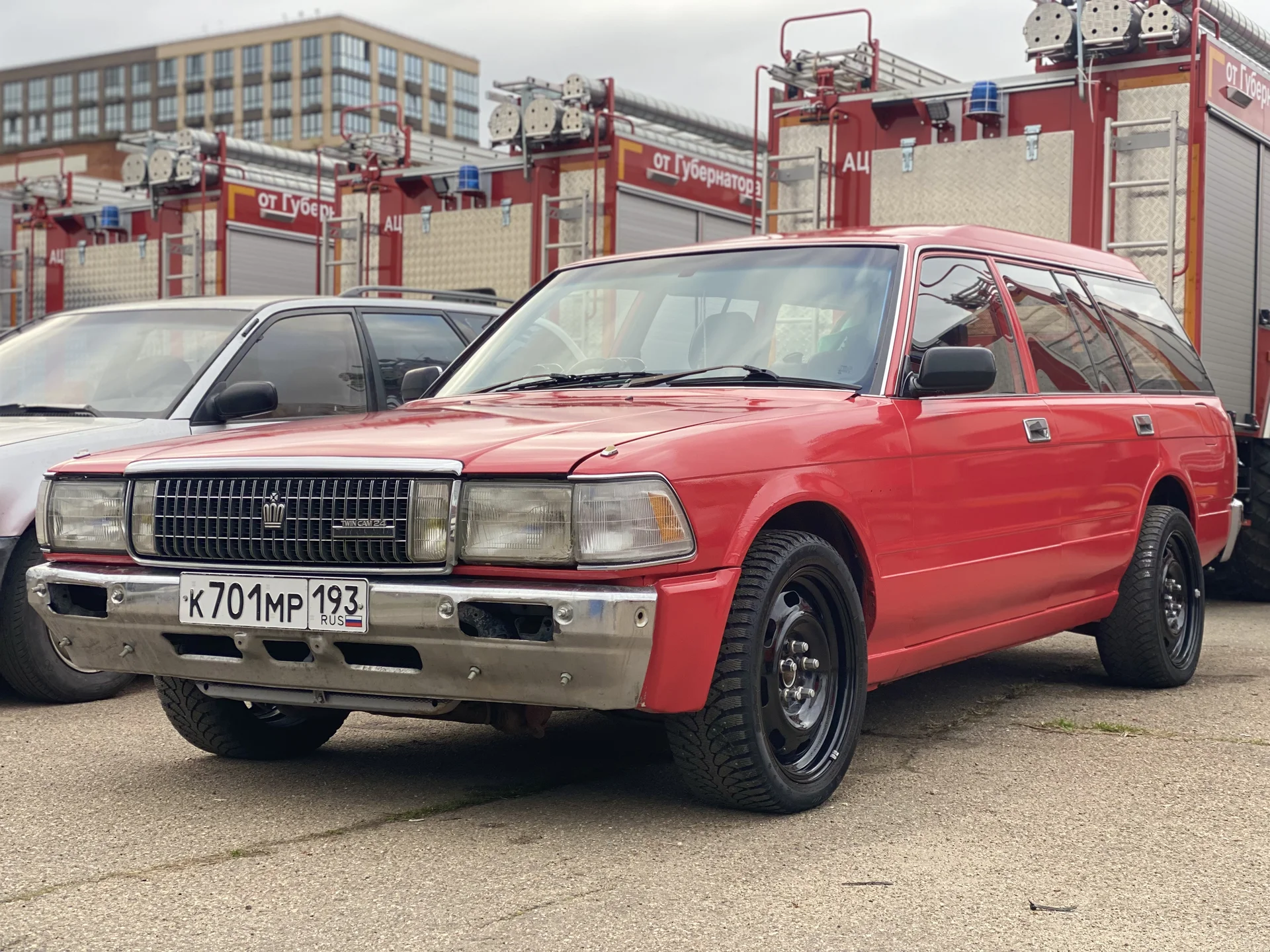 toyota crown gs 130 - миниатюра 3