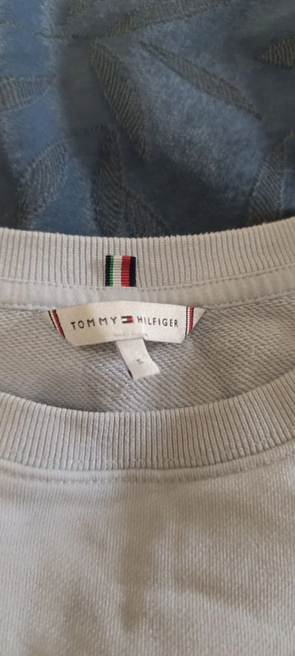 Женский свитшот Tommy Hilfiger - миниатюра 2