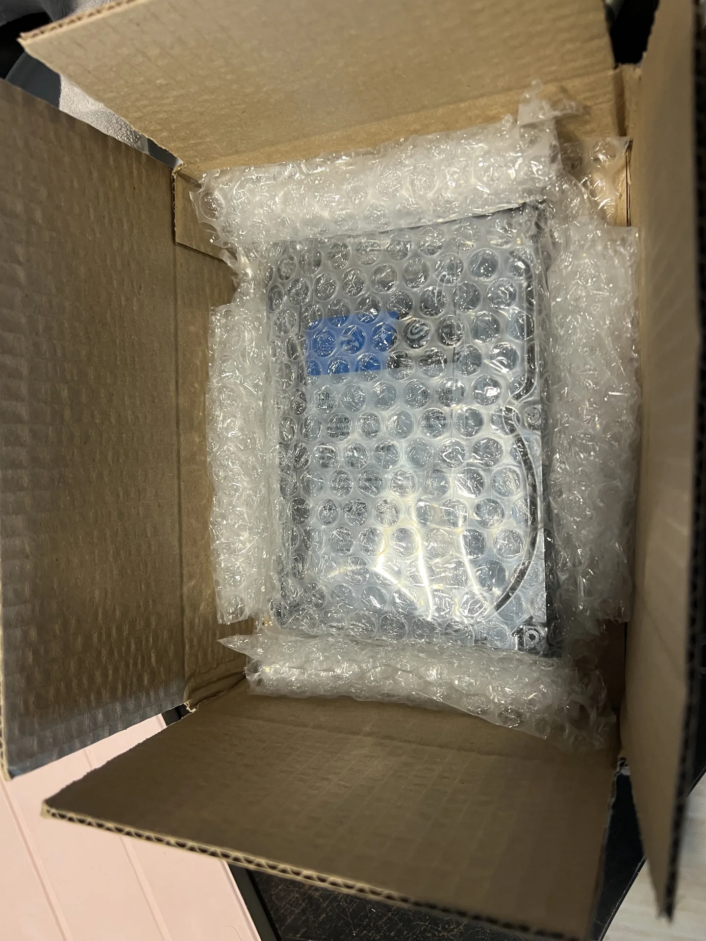 Жесткий диск Seagate Skyhawk 1 tb ST1000VX013 - миниатюра 2