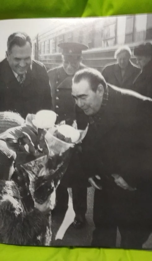 Книга фотоальбом. Всегда с народом 1978г. - миниатюра 6