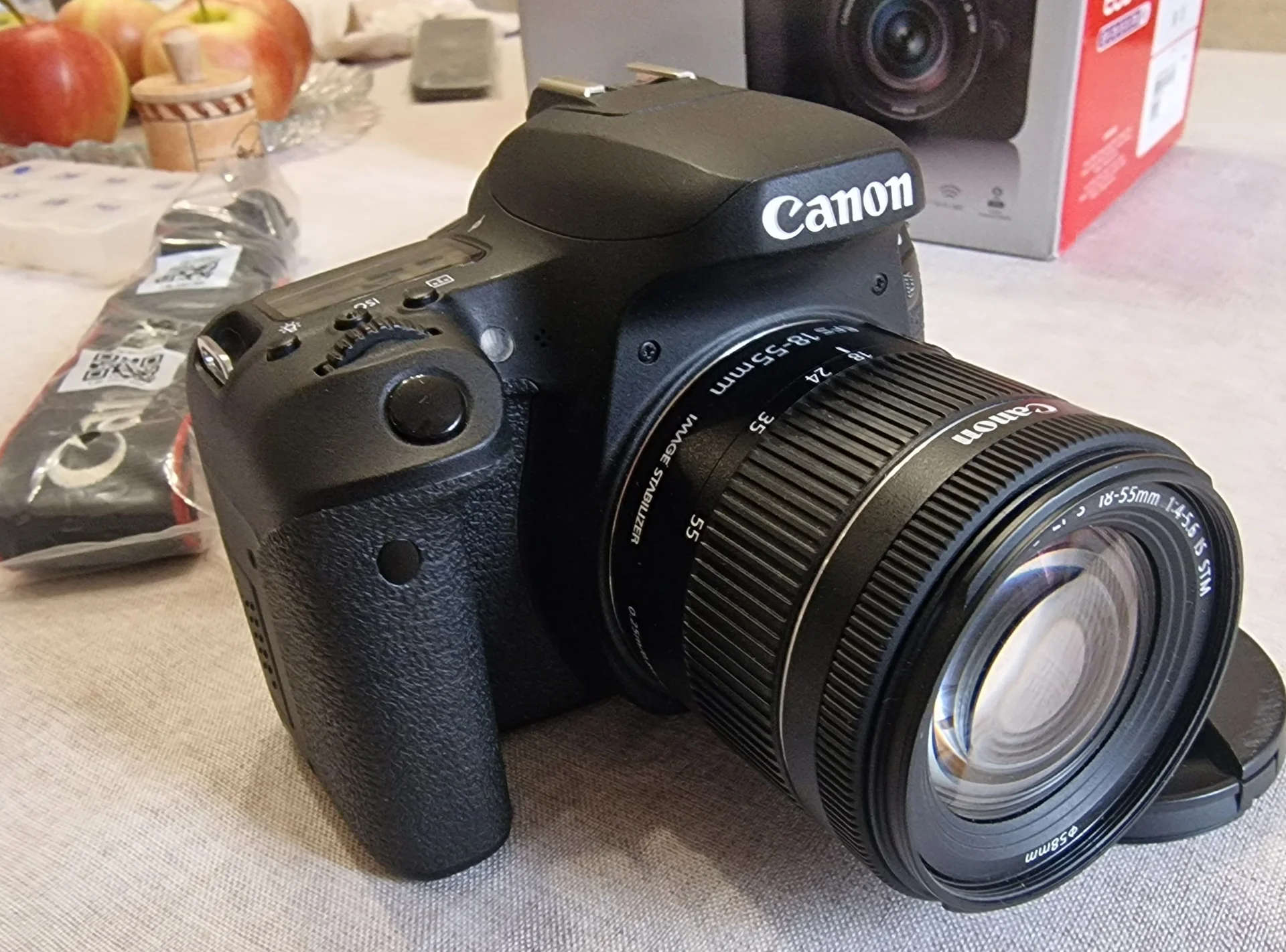Зеркальный фотоаппарат Canon EOS77D - миниатюра 2
