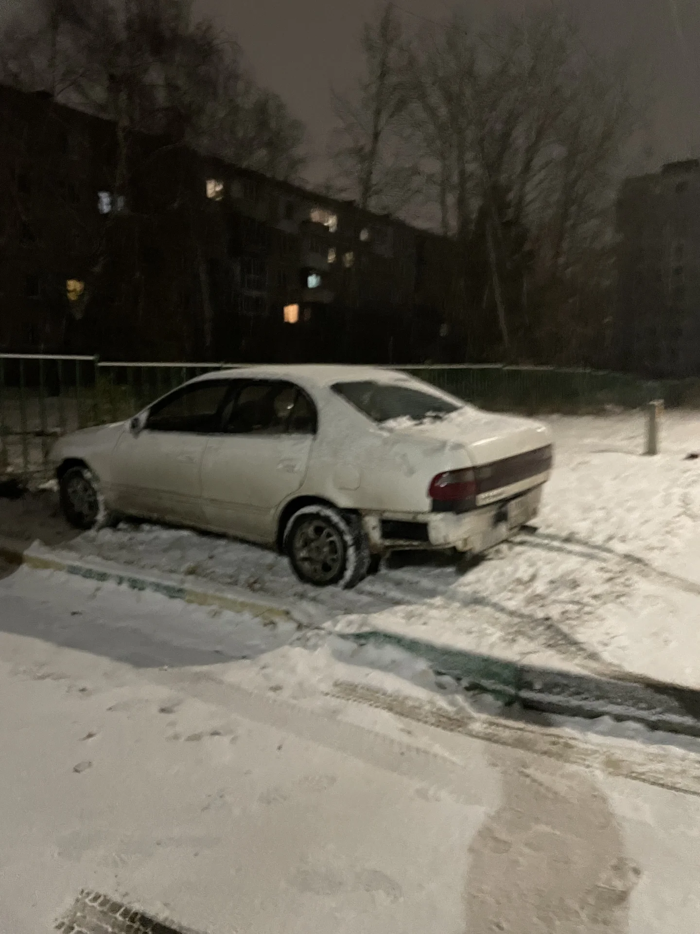 toyota corona - миниатюра 6