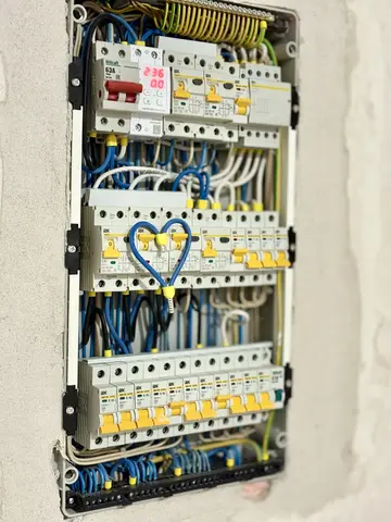 Электромонтажные работы квартир,домов,коттеджей
