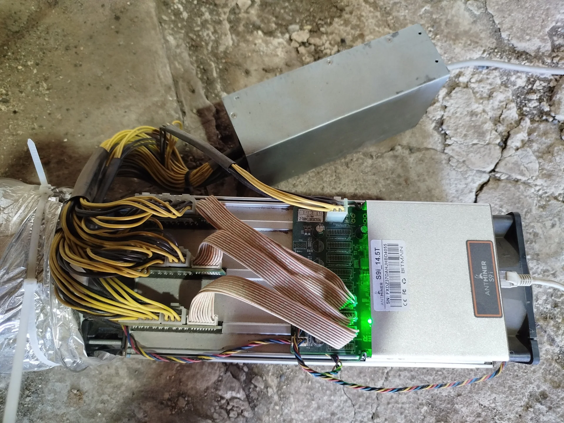 Antminer S9i - миниатюра 3