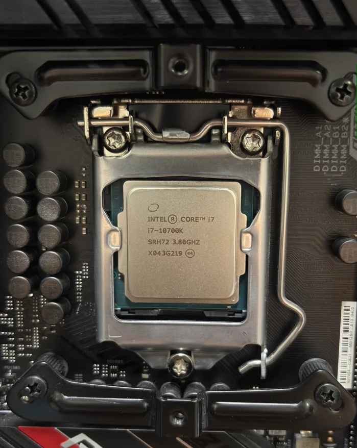 Комплект i7-10700K / Z490 strix / 16GB Kingston - изображение 1