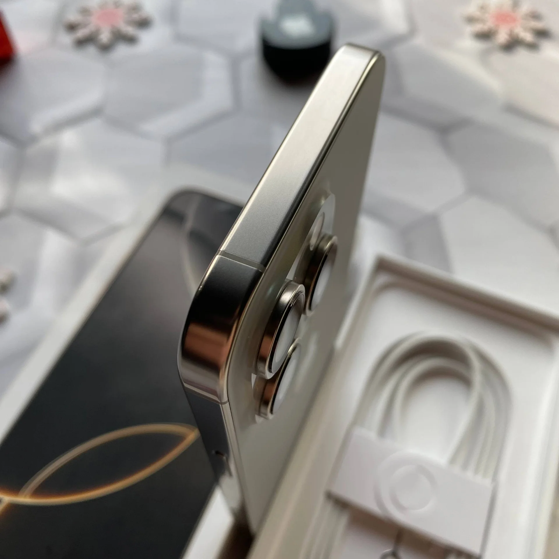 iPhone 16 Pro Max - миниатюра 4