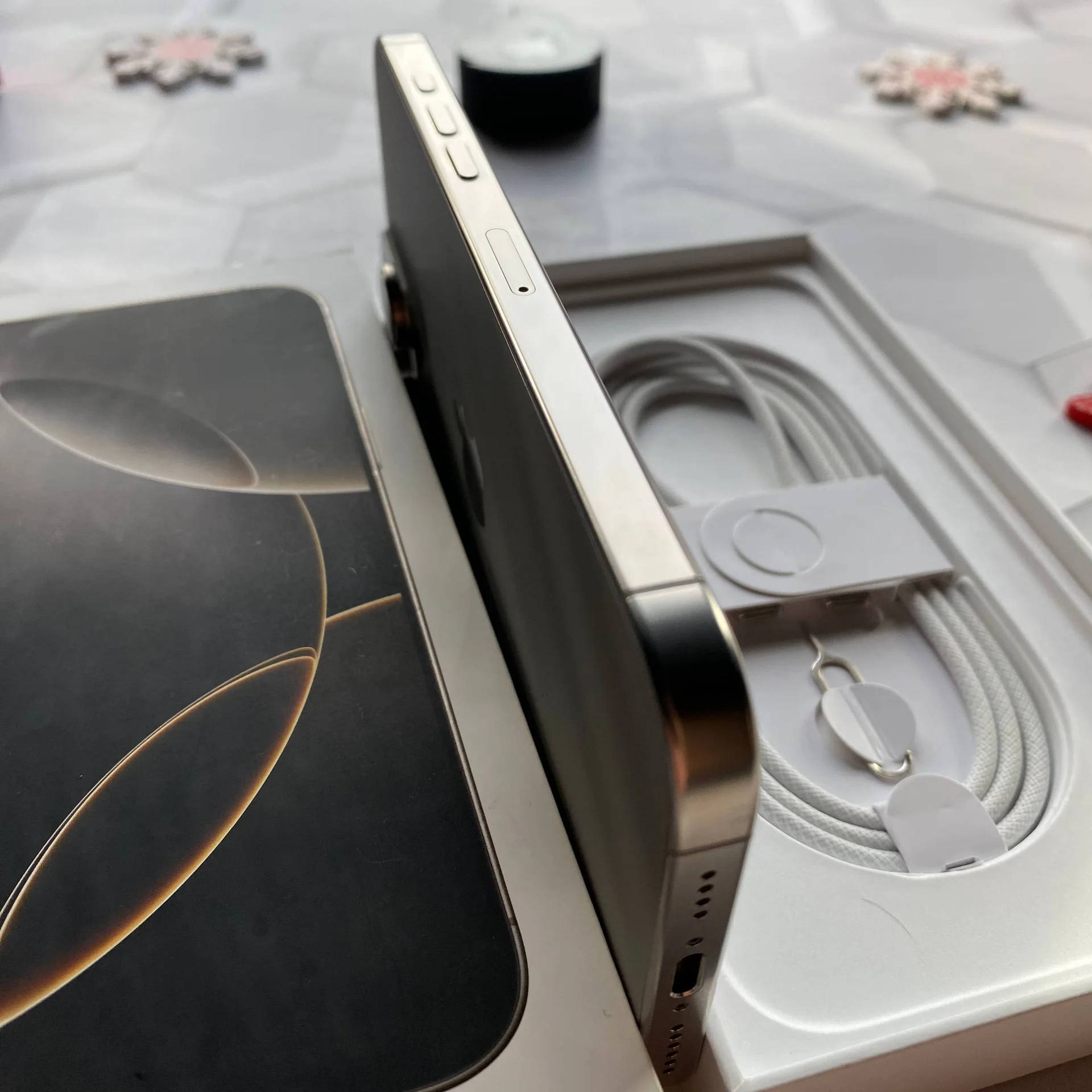 iPhone 16 Pro Max - миниатюра 6
