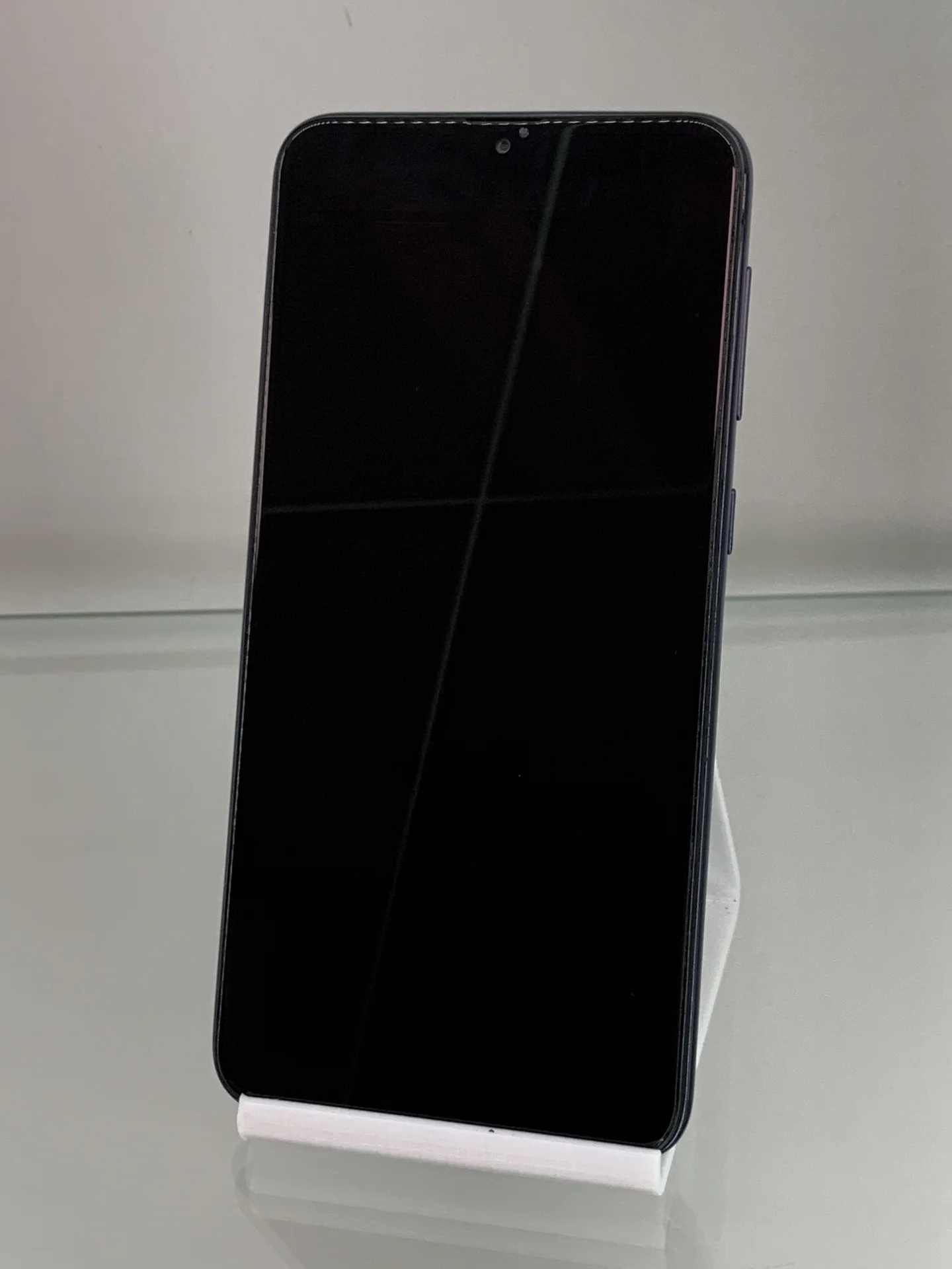 Samsung Galaxy A10 - миниатюра 2