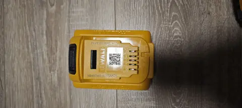 Аккумулятор DEWALT DCB182, Li-Ion, 20 В, 4 Ач