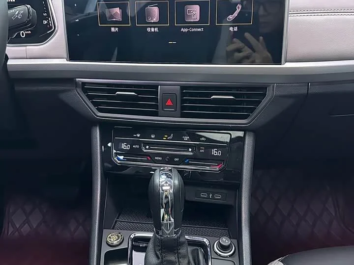 Volkswagen Bora - миниатюра 7
