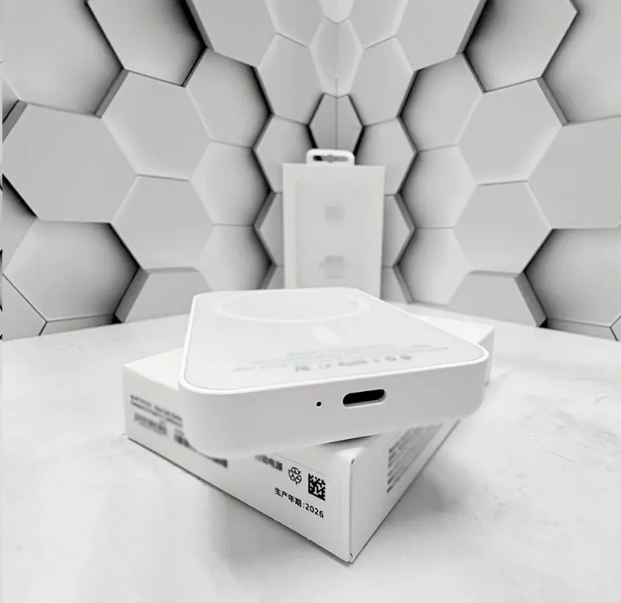 Apple MagSafe Battery Pack бесплатно - миниатюра 4