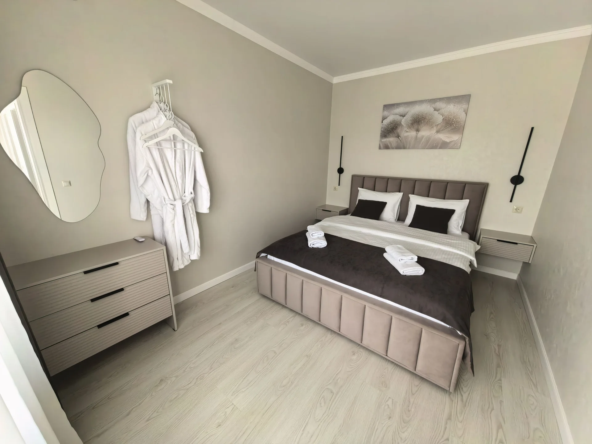 Family House - миниатюра 22