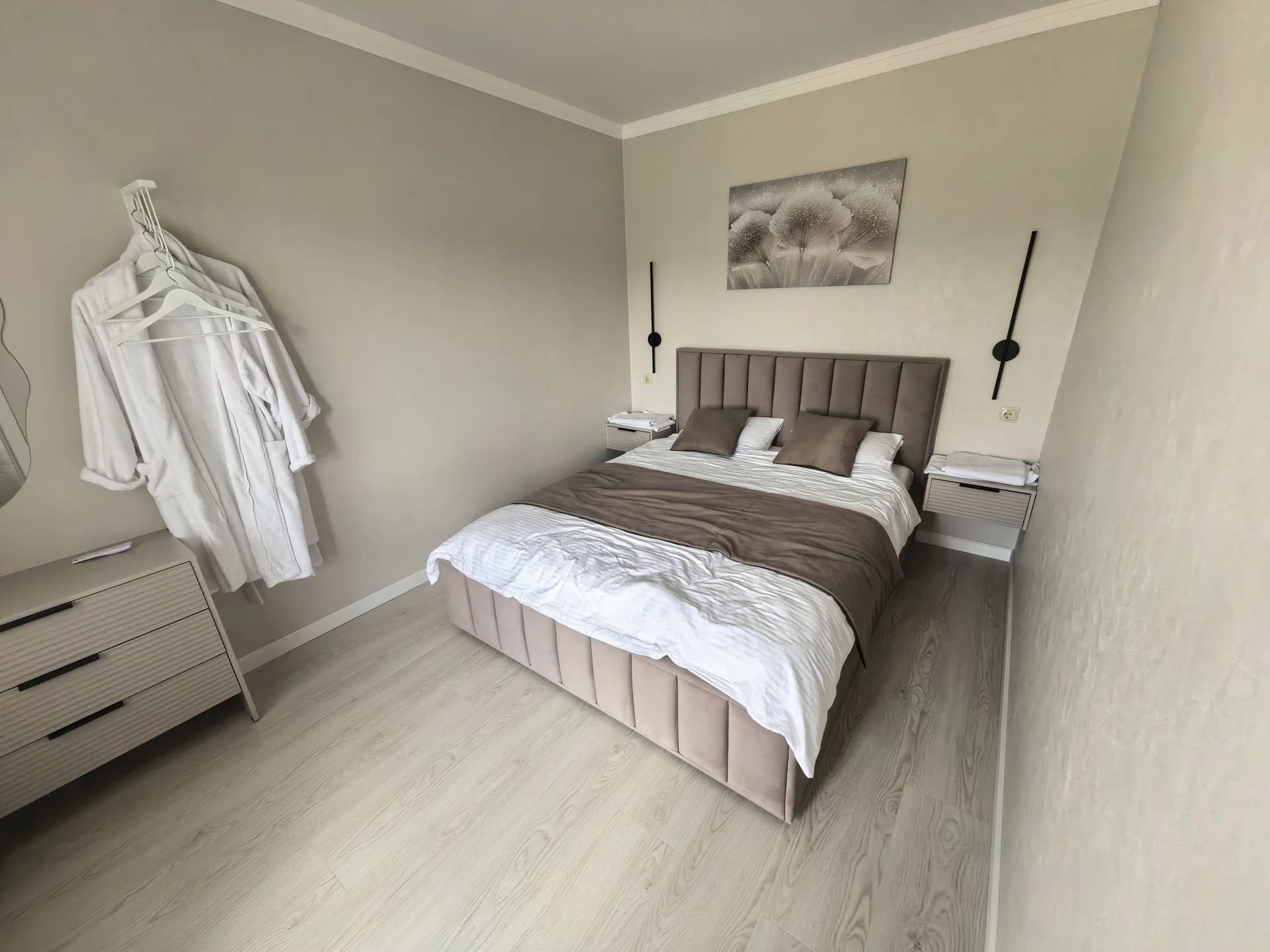 Family House - миниатюра 23