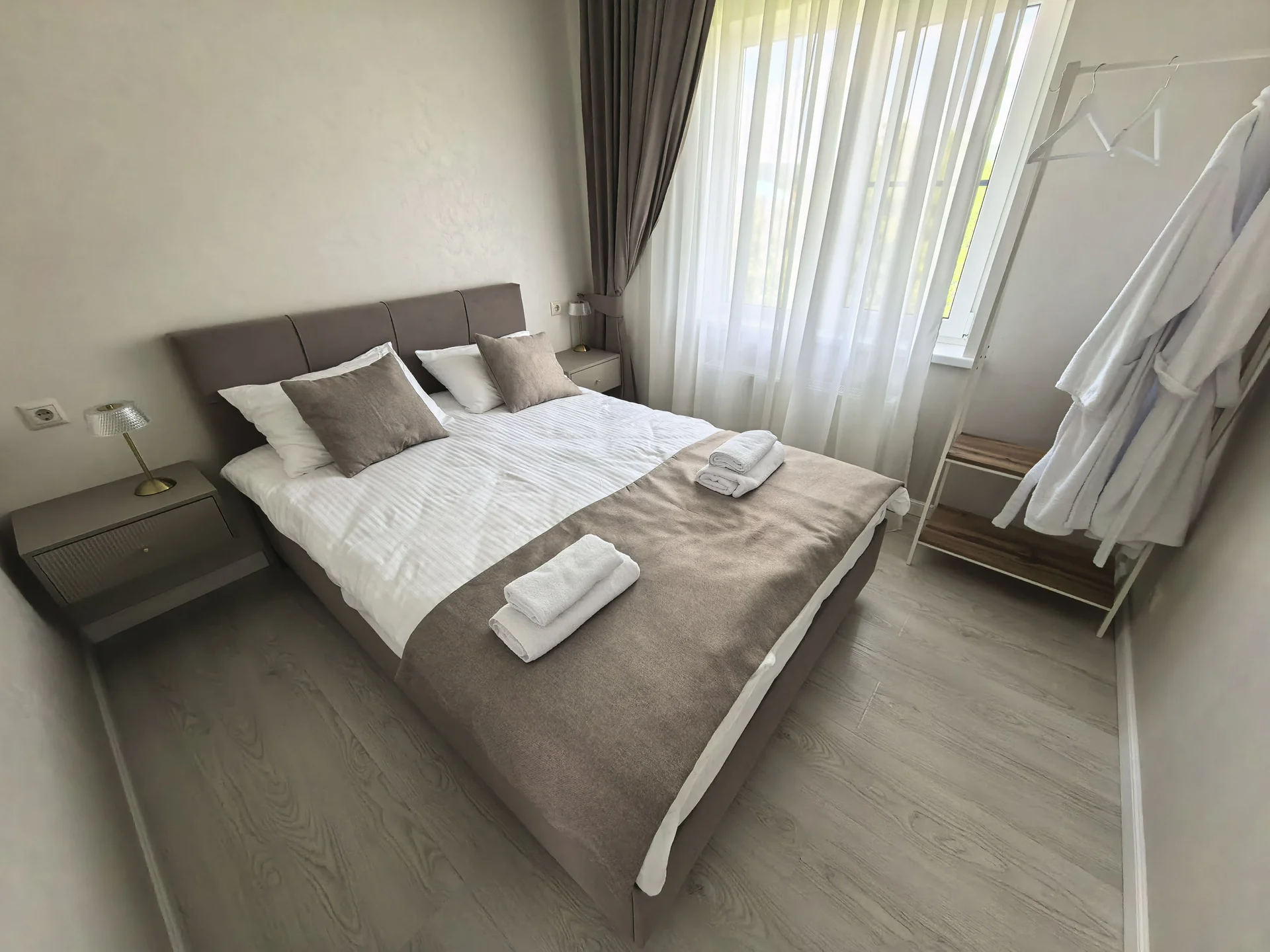 Family House - миниатюра 24