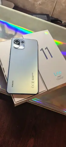 смартфон Xiaomi Mi 11 Lite (128 ГБ) в голубом цвет