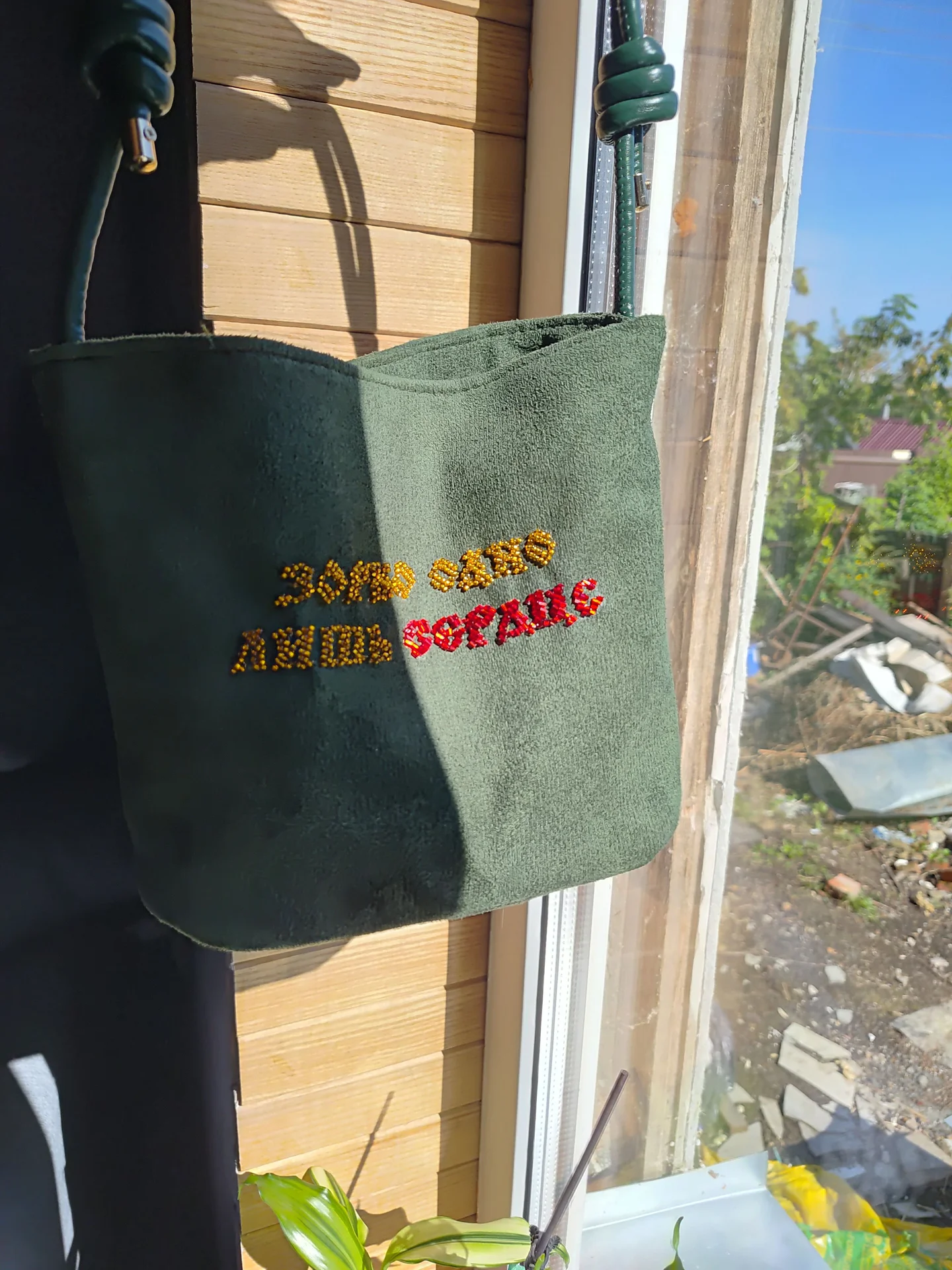 сумка из экозамши ручной работы с акцентной вышивк - миниатюра 4