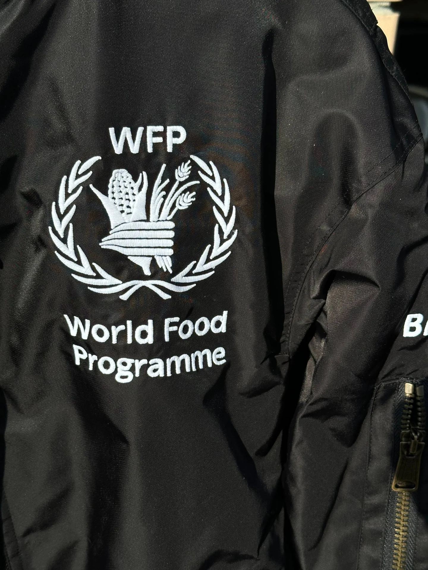 Balenciaga x WFP бомбер - миниатюра 3