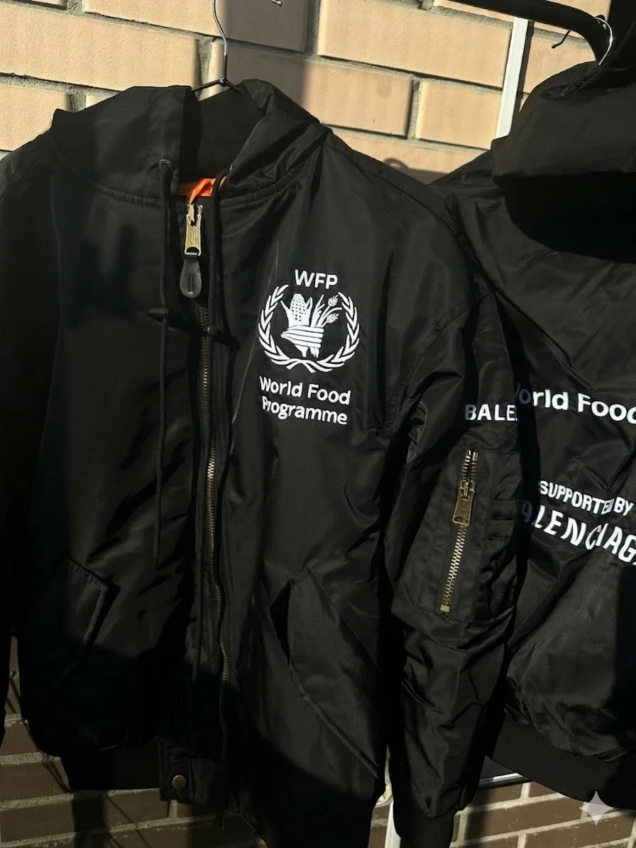 Balenciaga x WFP бомбер - миниатюра 4
