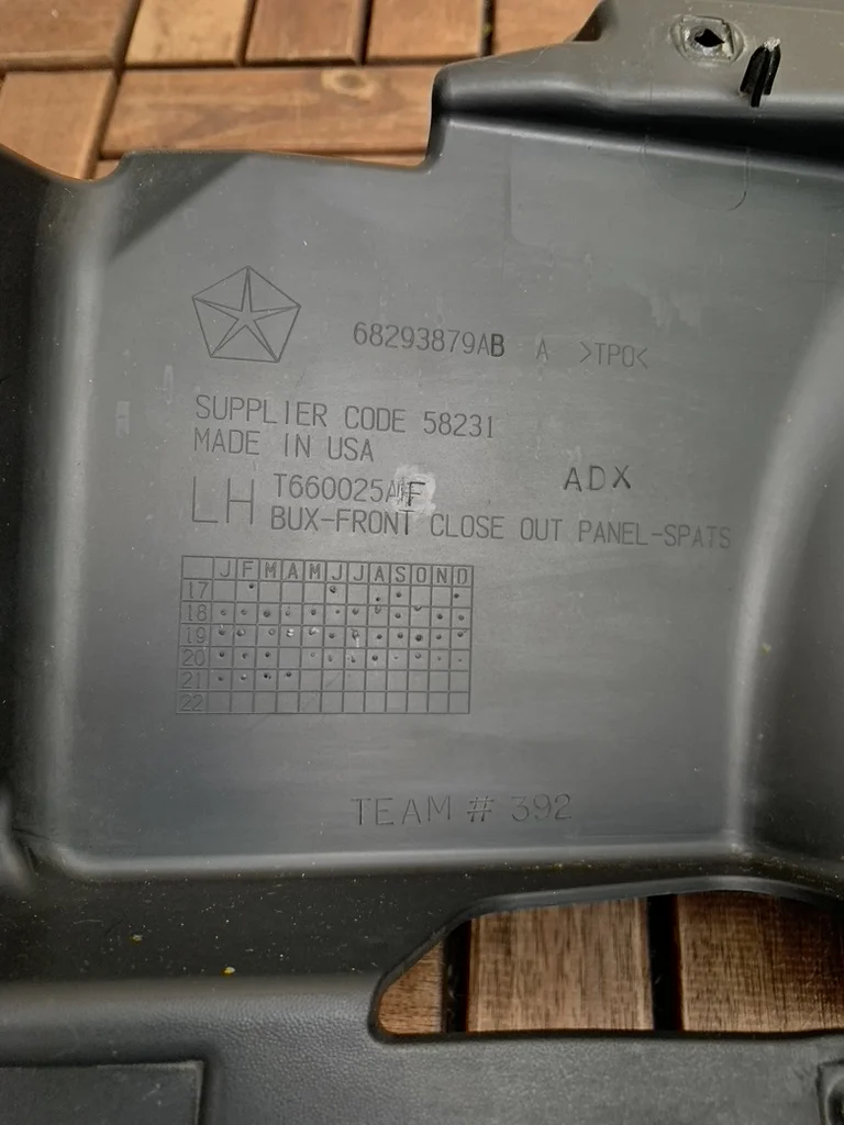 Накладка переднего бампера левая 68293879AB - для Jeep Wrangler 4 JL - миниатюра 2