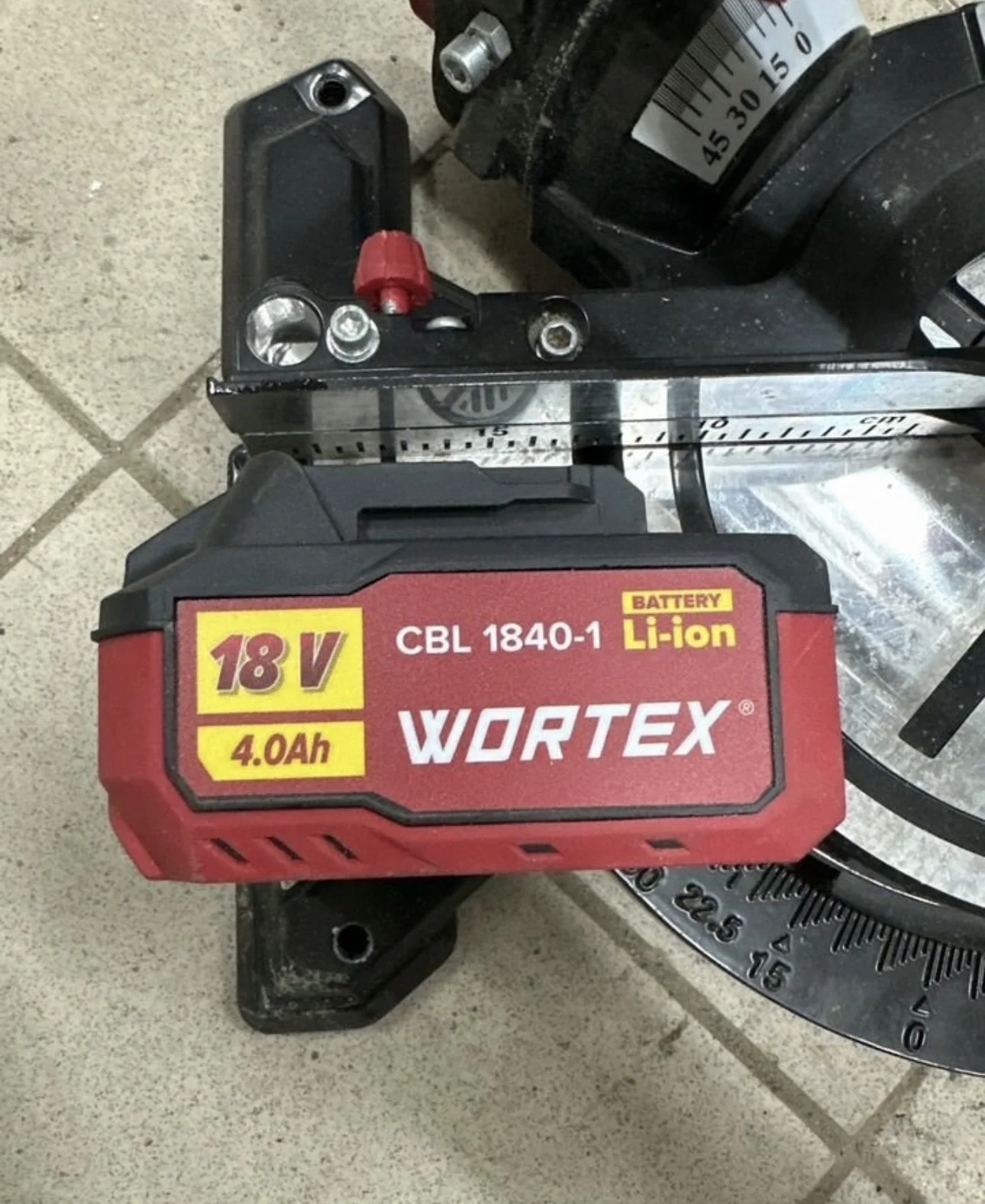 аккумуляторная торцовочная пила wortex 2118-1 - миниатюра 2