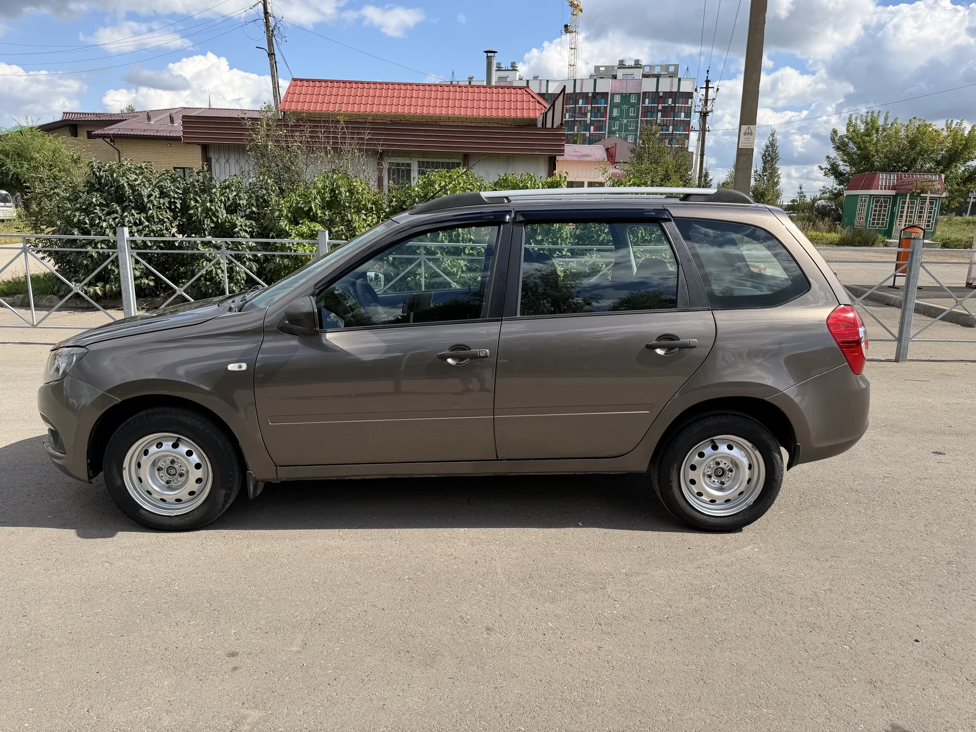 Lada Granta - миниатюра 4