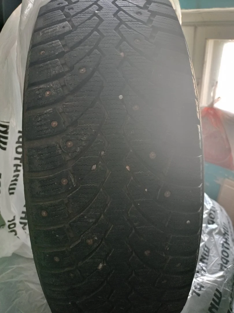 Шины б/у 215/60 R17 - изображение 1