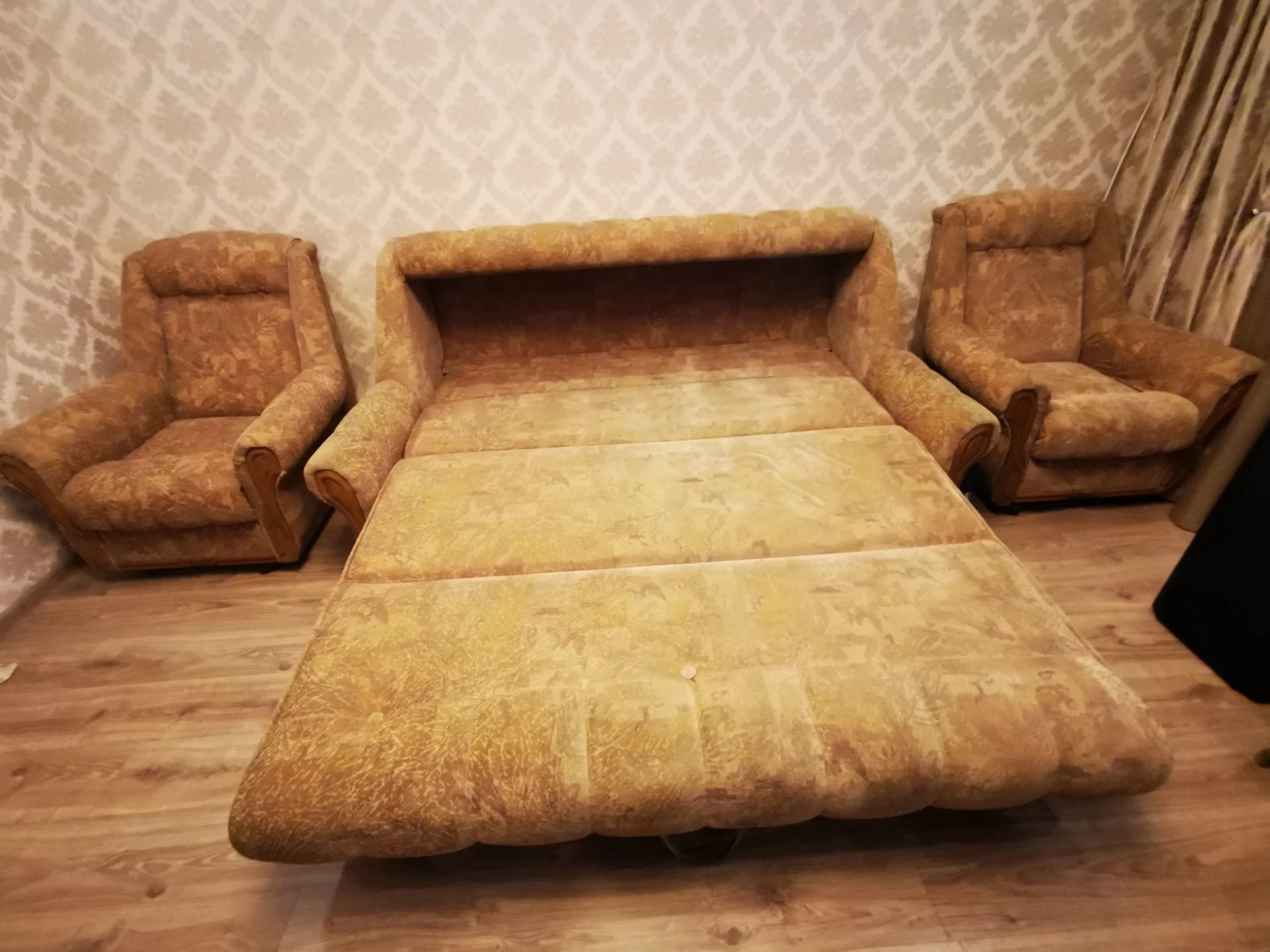 Продается складной диван и 2 кресла на колесах - миниатюра 4