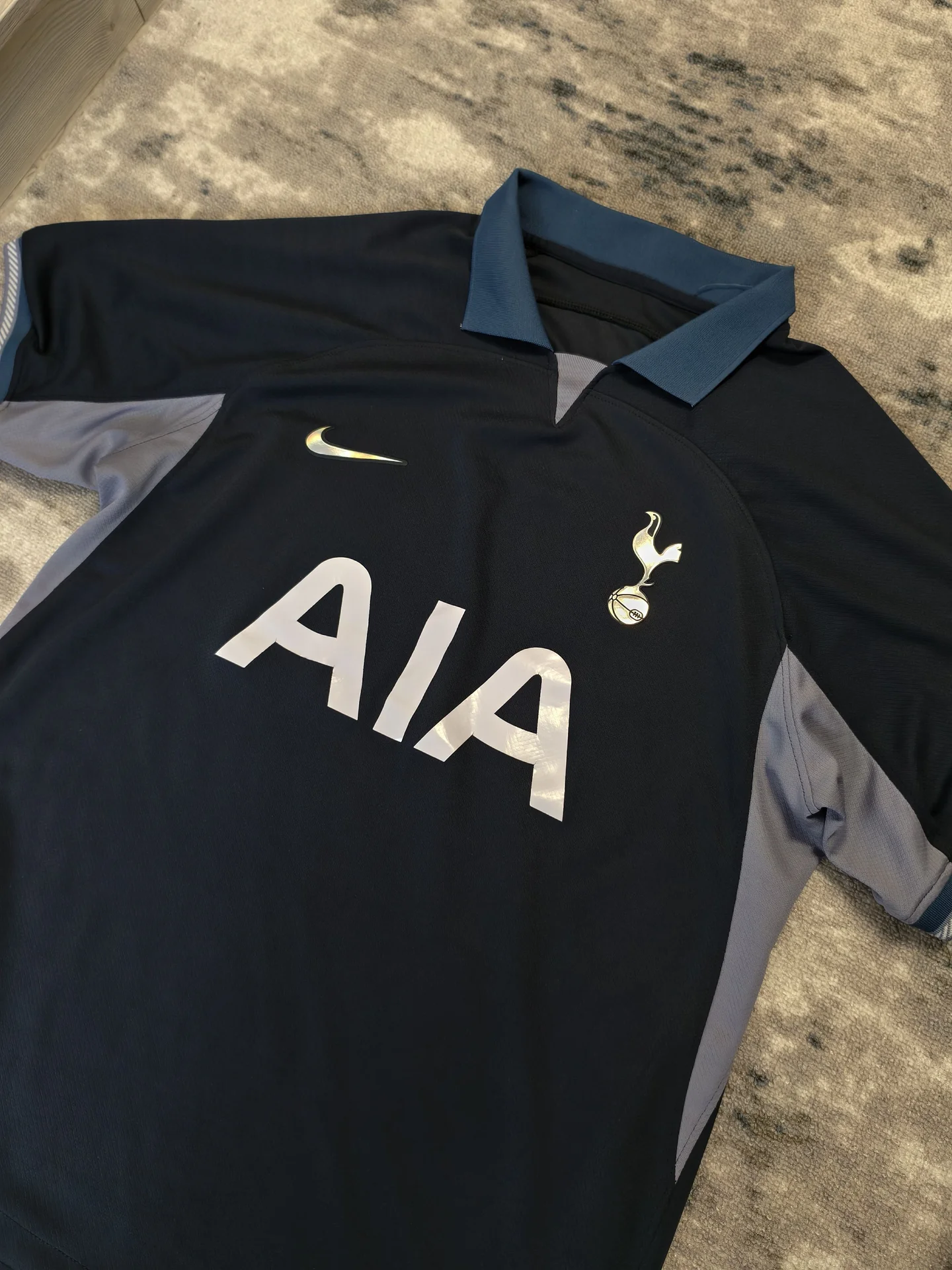 Футбольная форма Tottenham Hotspur FC - миниатюра 2