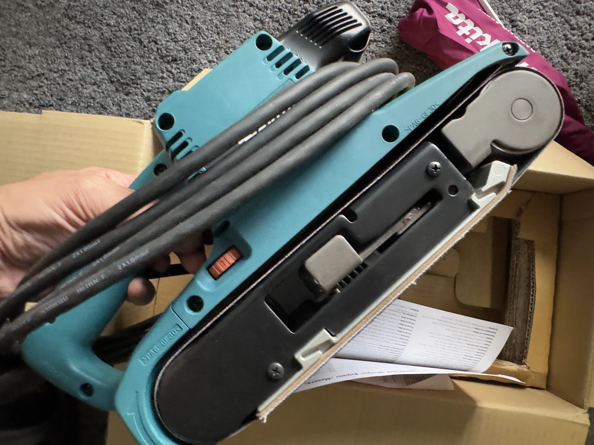 новая шлифмашина makita 9404 - миниатюра 2