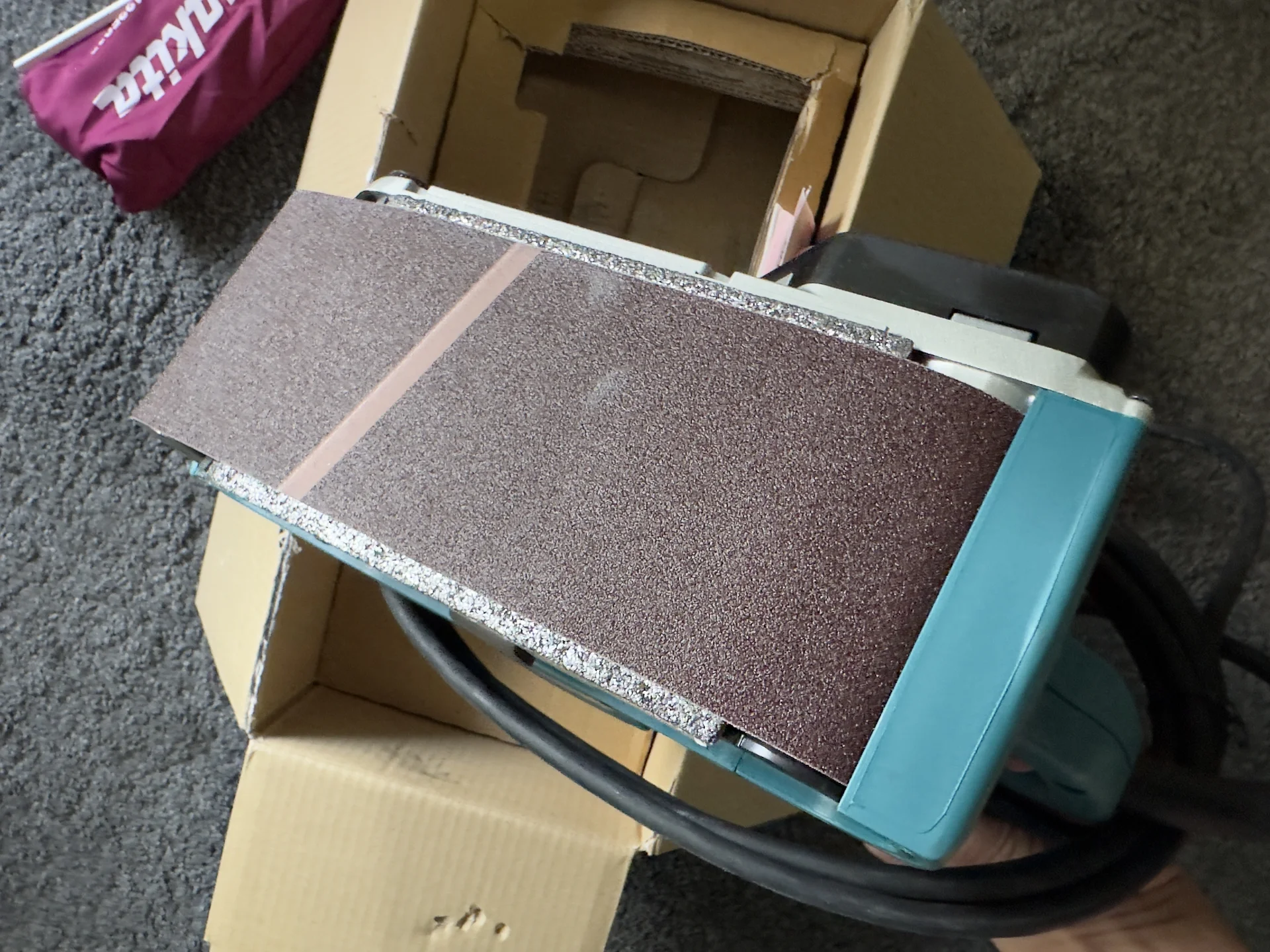новая шлифмашина makita 9404 - миниатюра 4