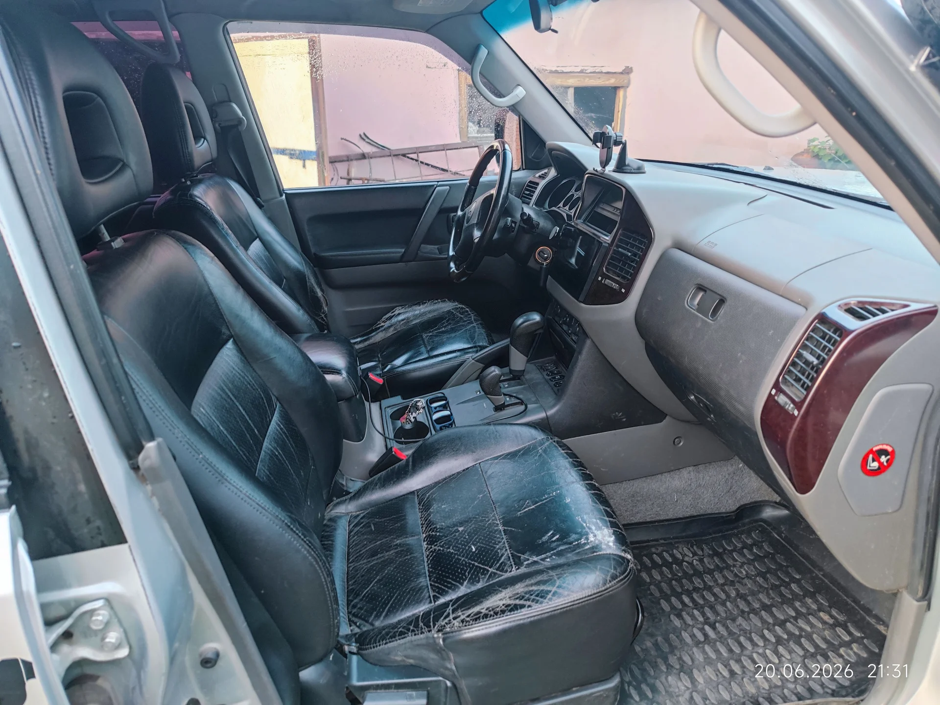 Mitsubishi Pajero 3 - миниатюра 7