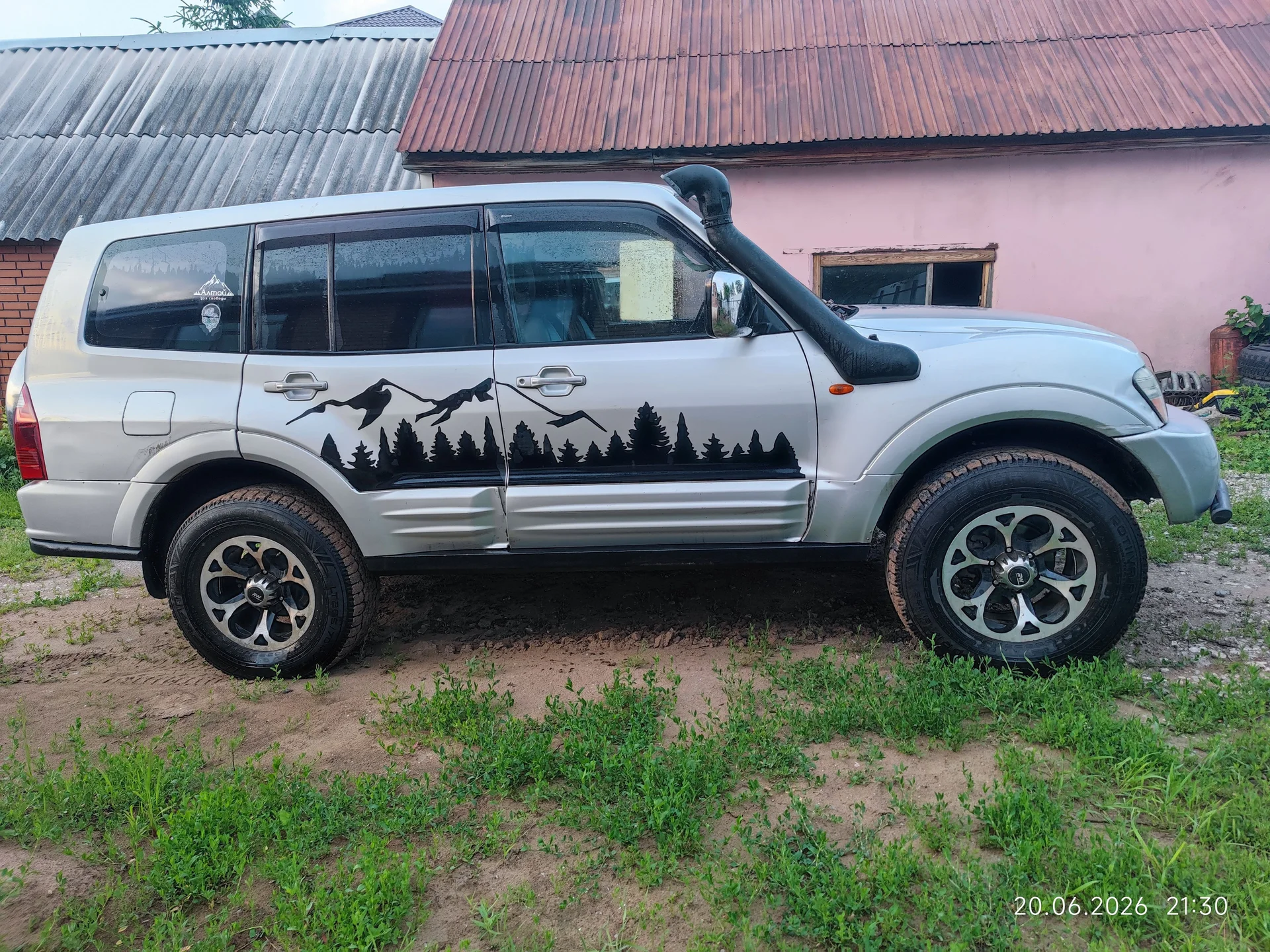 Mitsubishi Pajero 3 - миниатюра 8