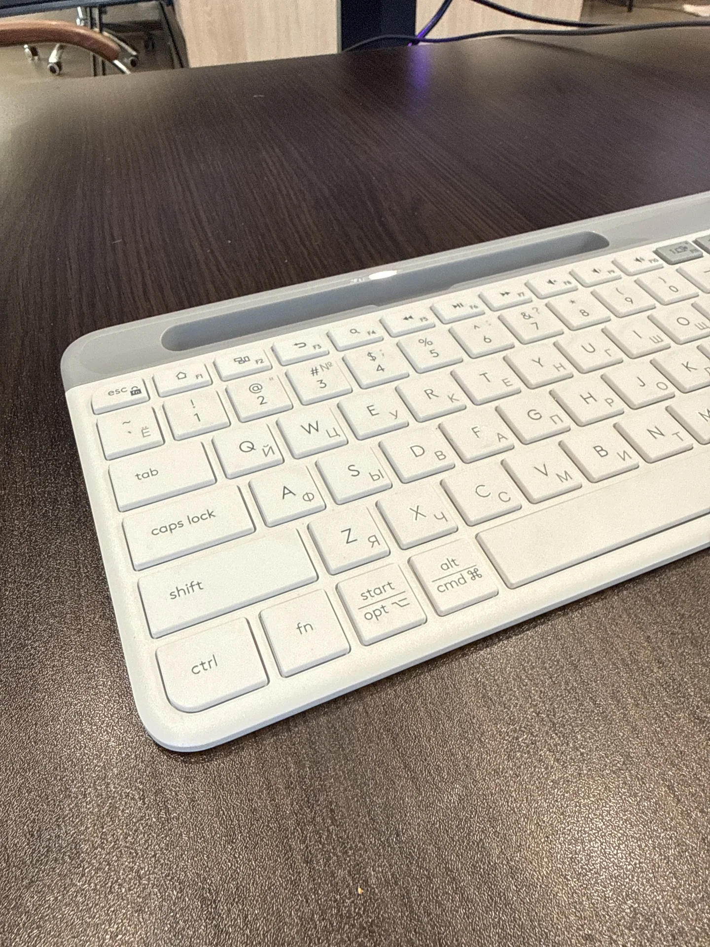 Клавиатура Logitech K780 + русская раскладка) - изображение 1