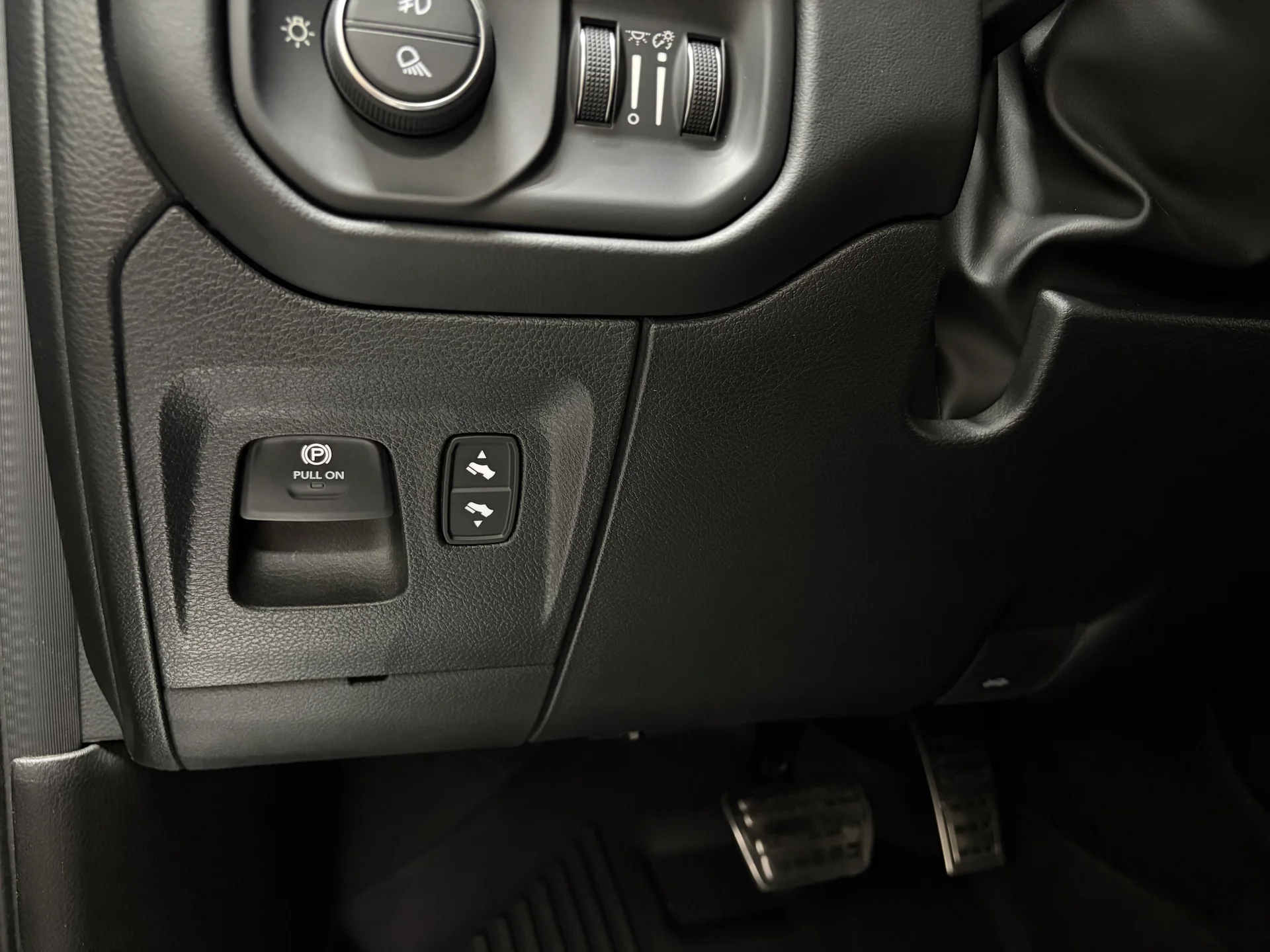 Dodge RAM 1500 TRX - миниатюра 28
