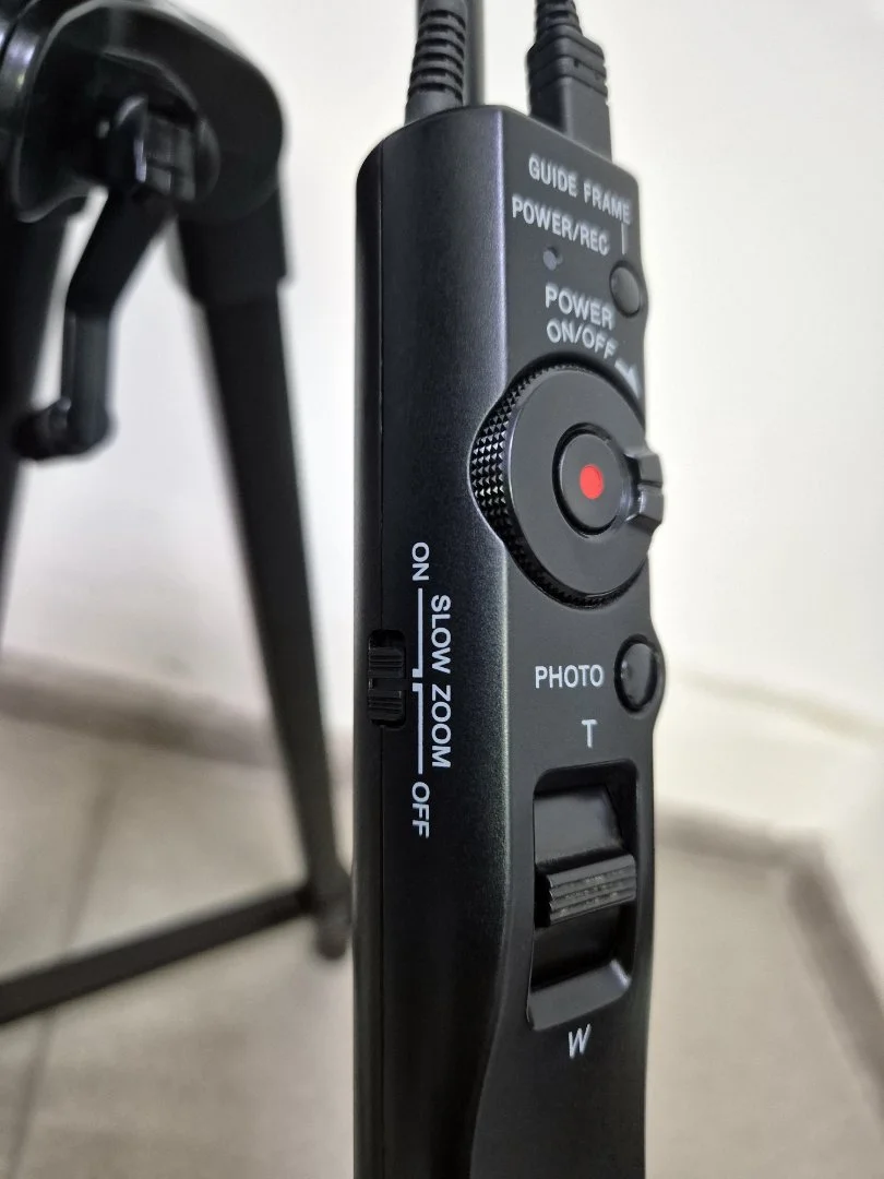 Sony HXR-NX70P + штатив Sony + сумка Almi Pro - миниатюра 3