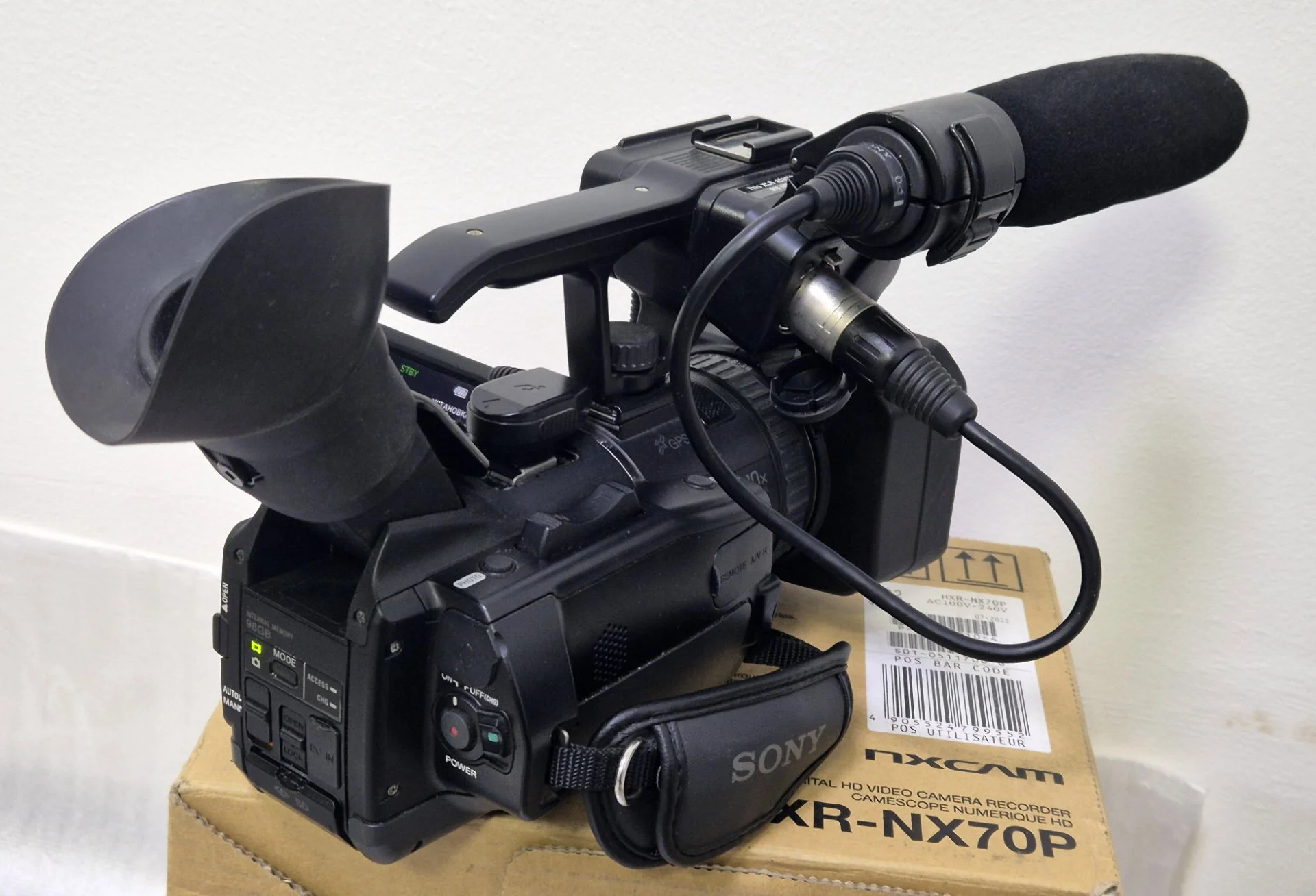 Sony HXR-NX70P + штатив Sony + сумка Almi Pro - миниатюра 8
