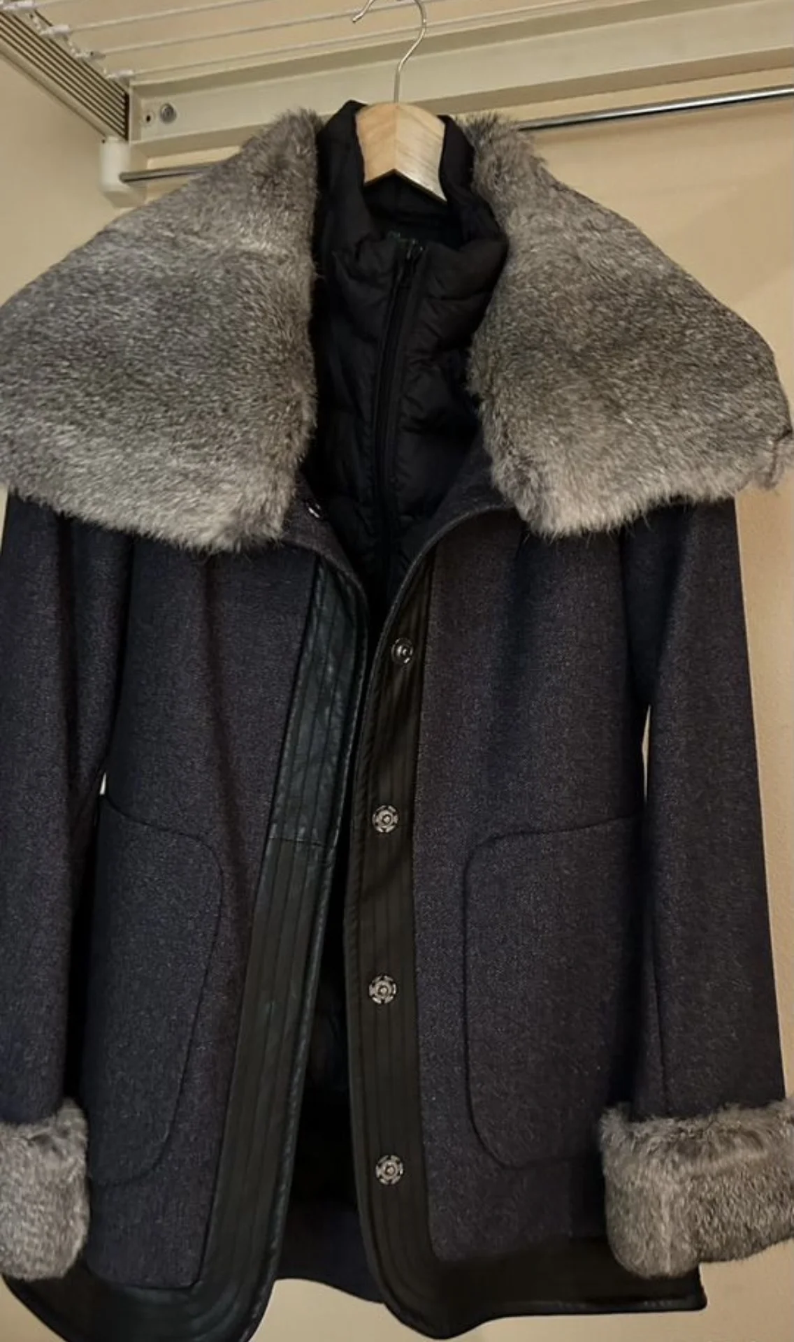 пальто с мехом Trussardi 42 р - миниатюра 3