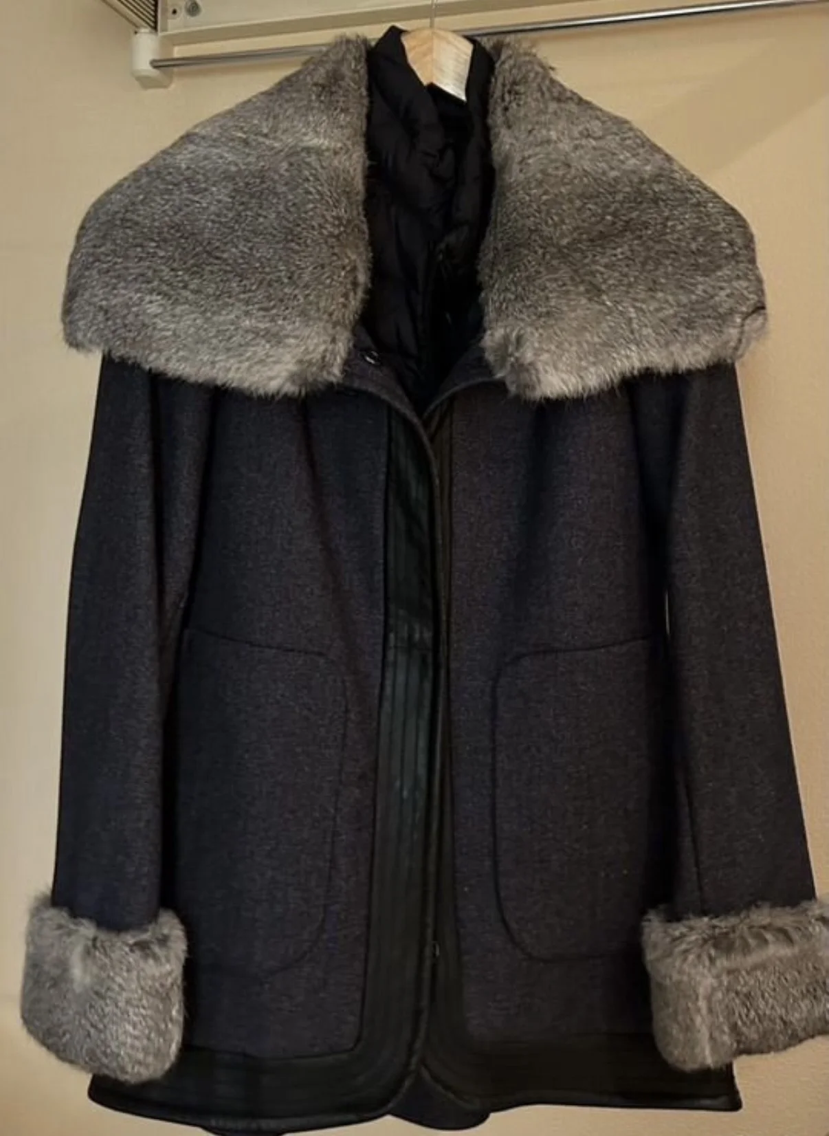 пальто с мехом Trussardi 42 р - миниатюра 8