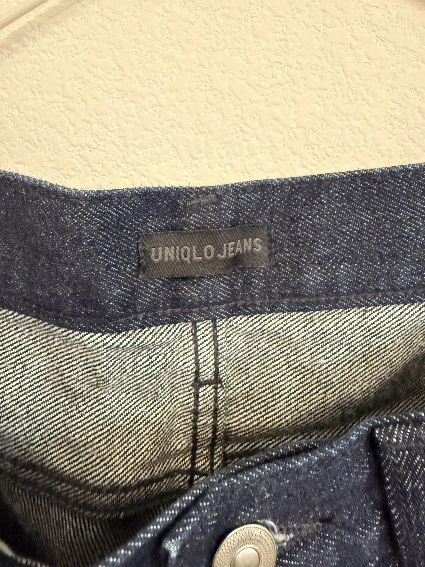 джинсы Uniqlo темно синие - миниатюра 2