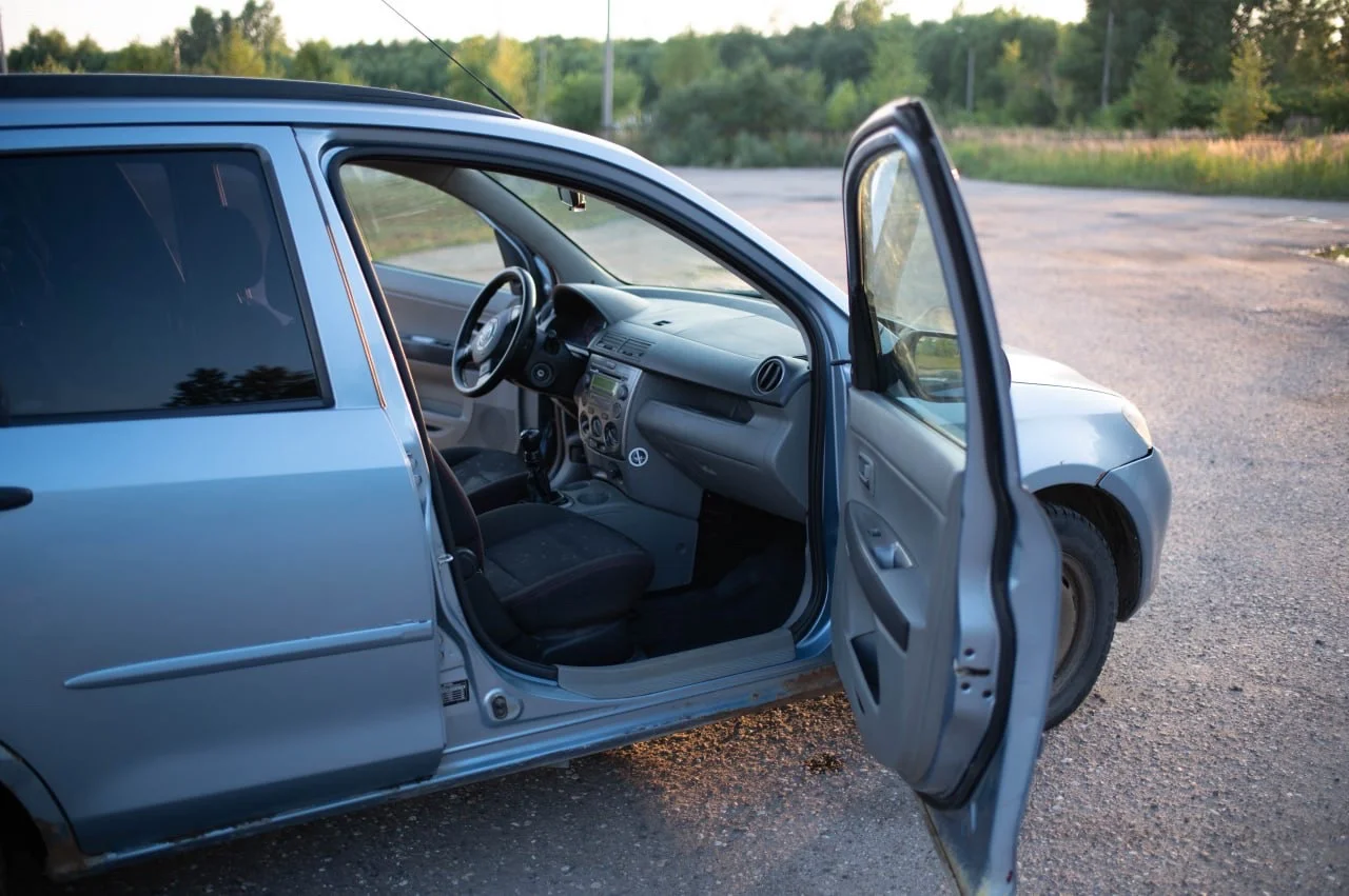 Mazda 2 2003 - миниатюра 8