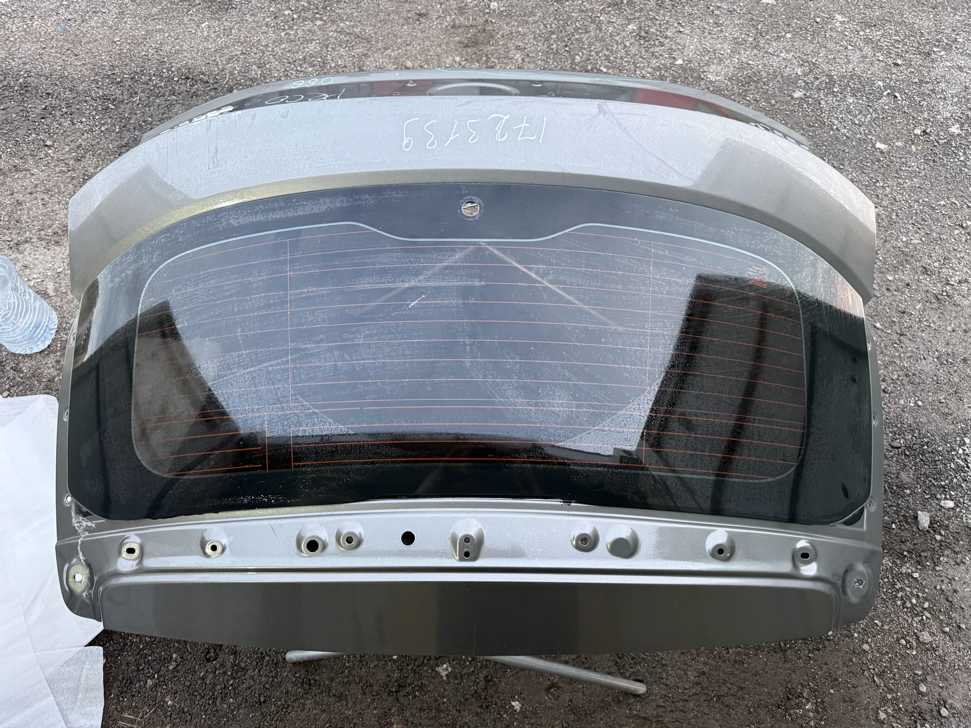 Дверь багажника Geely Coolray со стеклом - миниатюра 6