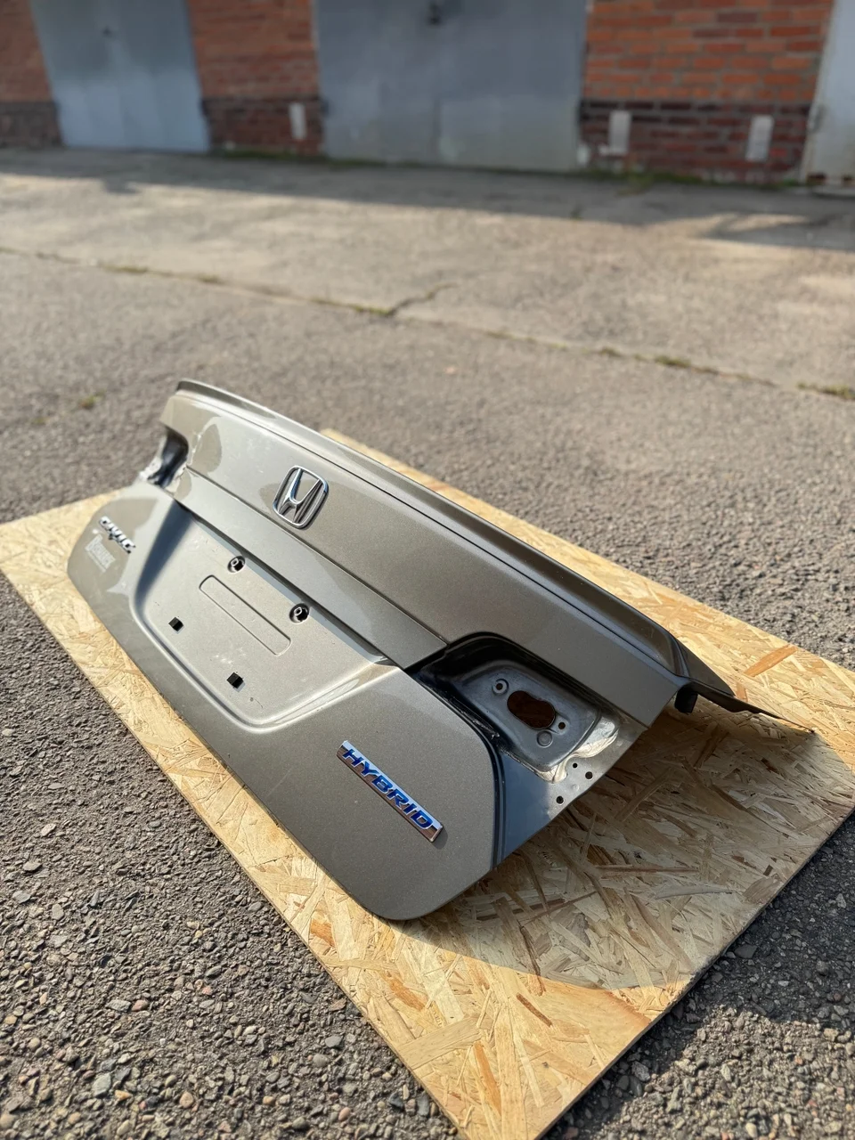 крышка багажника Honda Civic Hybrid VIII - миниатюра 3