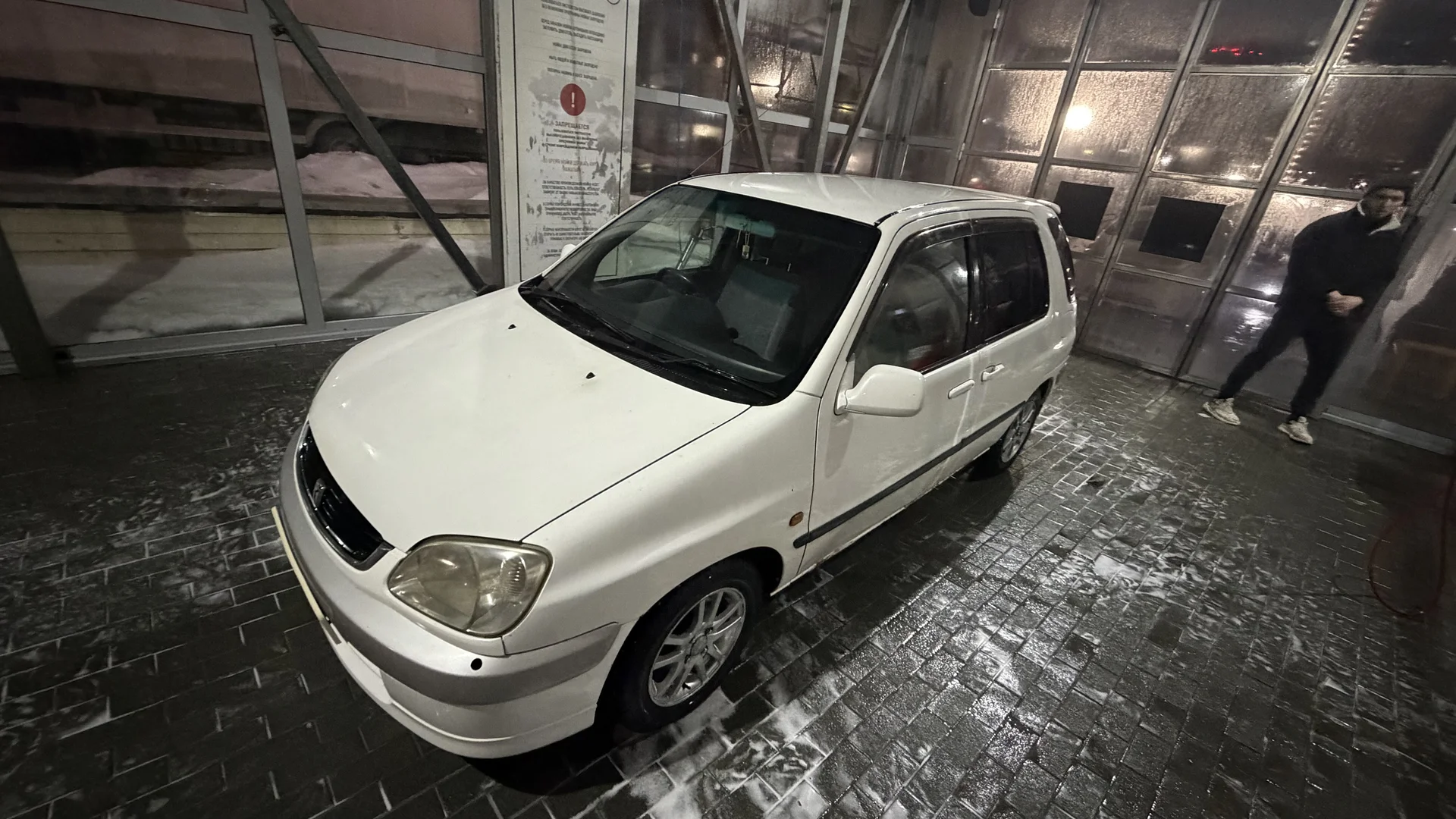 Toyota Raum 1999 - миниатюра 3