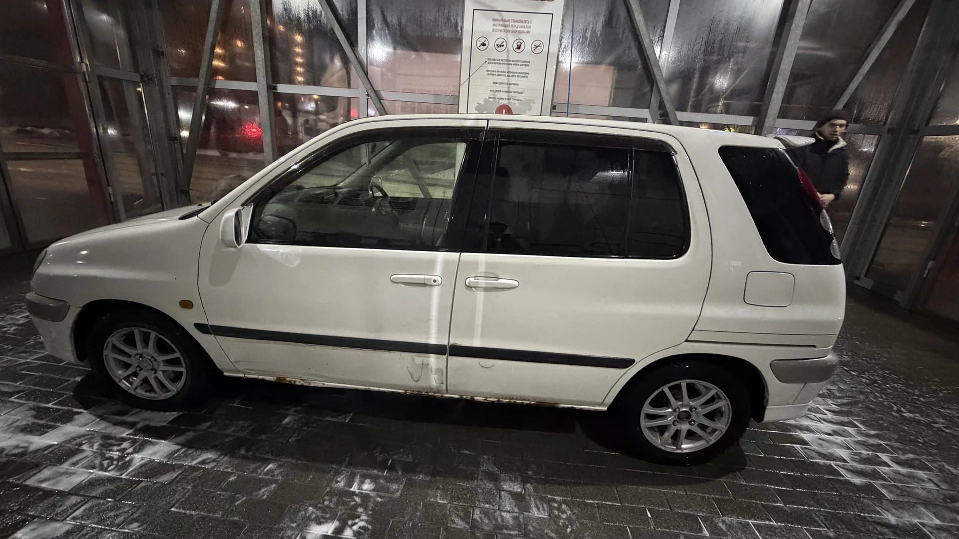 Toyota Raum 1999 - миниатюра 4