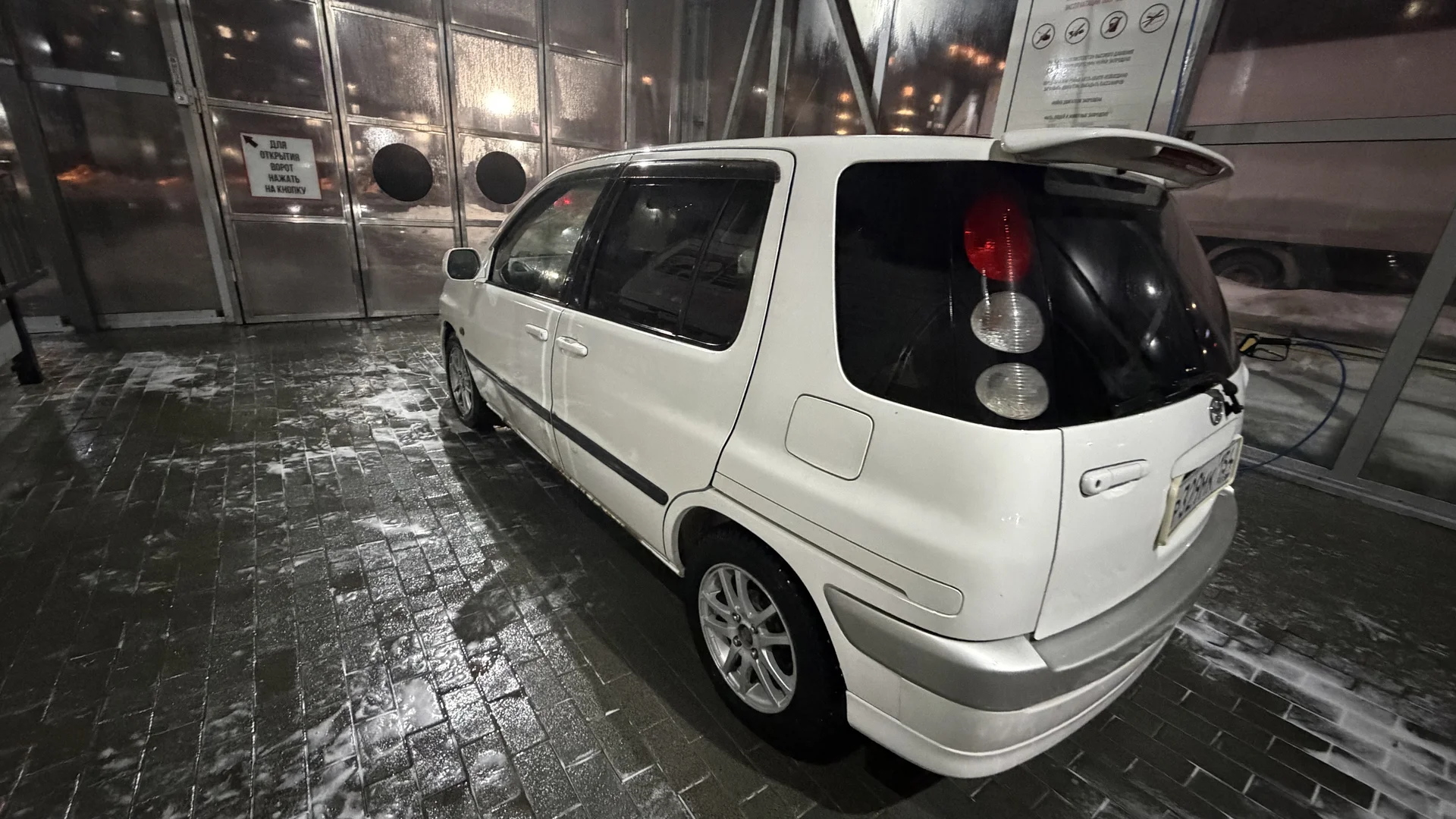 Toyota Raum 1999 - миниатюра 5