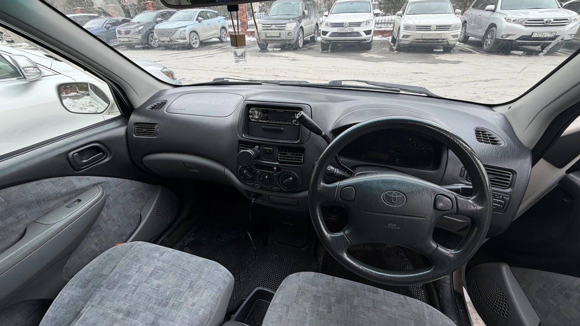 Toyota Raum 1999 - миниатюра 9