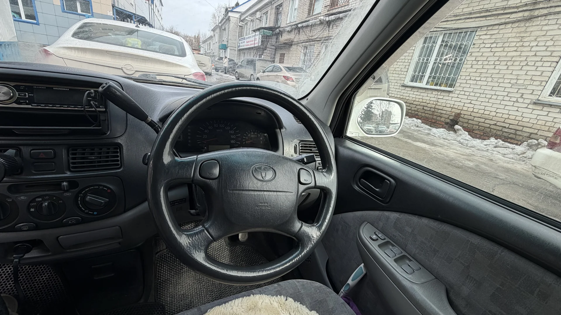 Toyota Raum 1999 - миниатюра 11