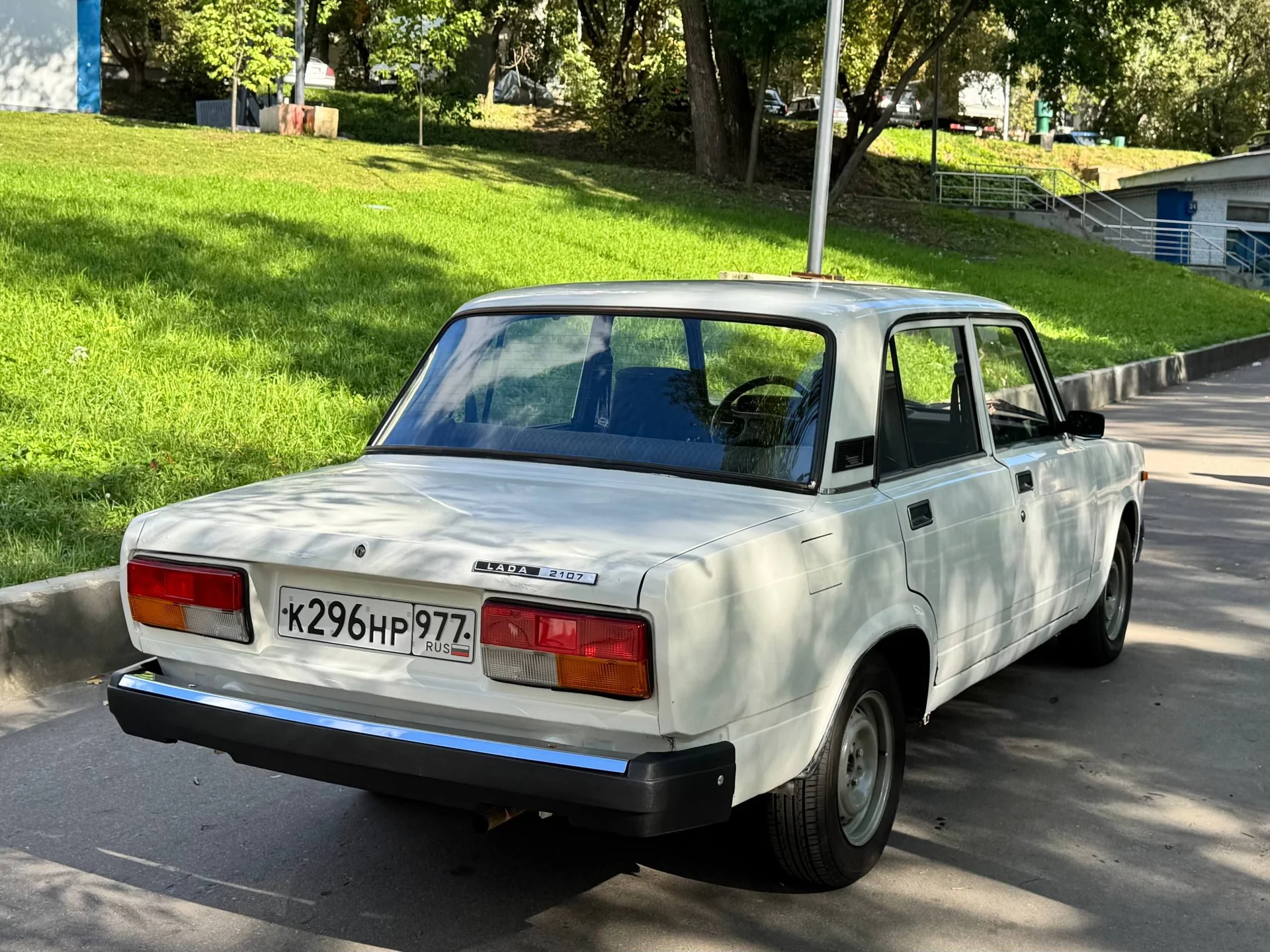 ВАЗ(Lada) 2107 - миниатюра 4