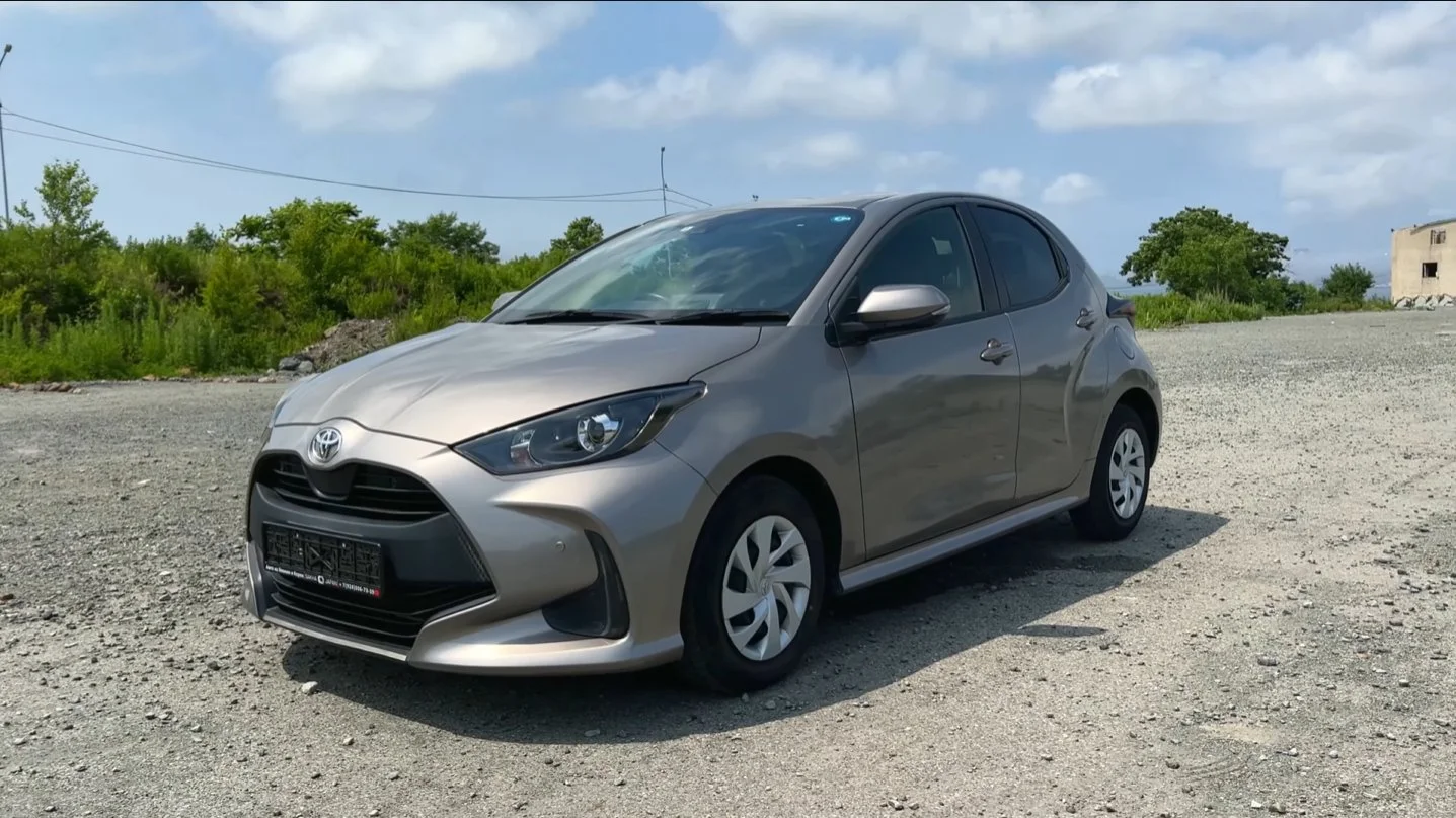 Toyota Yaris — компактный, экономичный, надёжный 🚗 - изображение 1